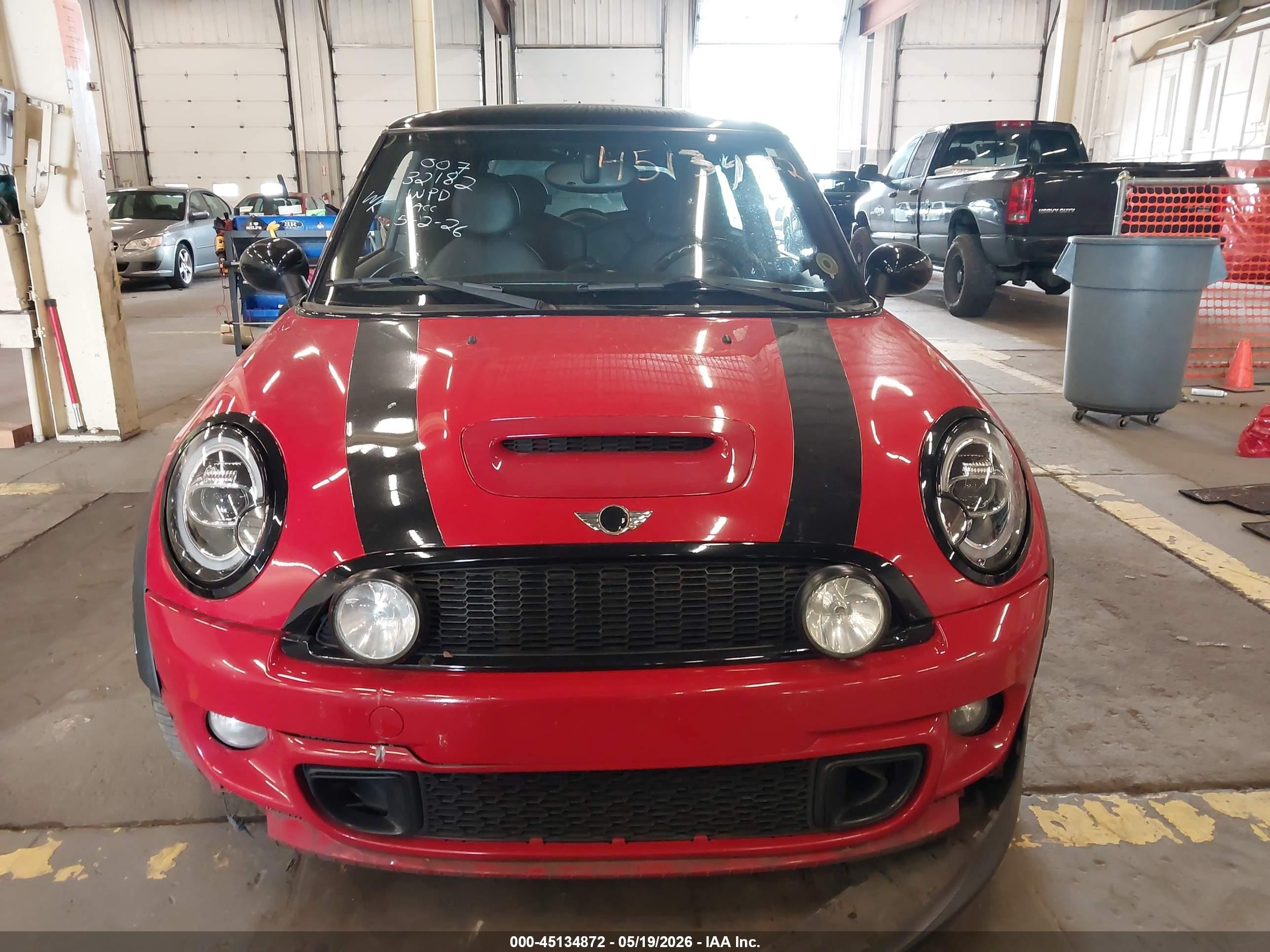 2011 Mini Cooper S   Red vin: WMWSV3C54BTY21149