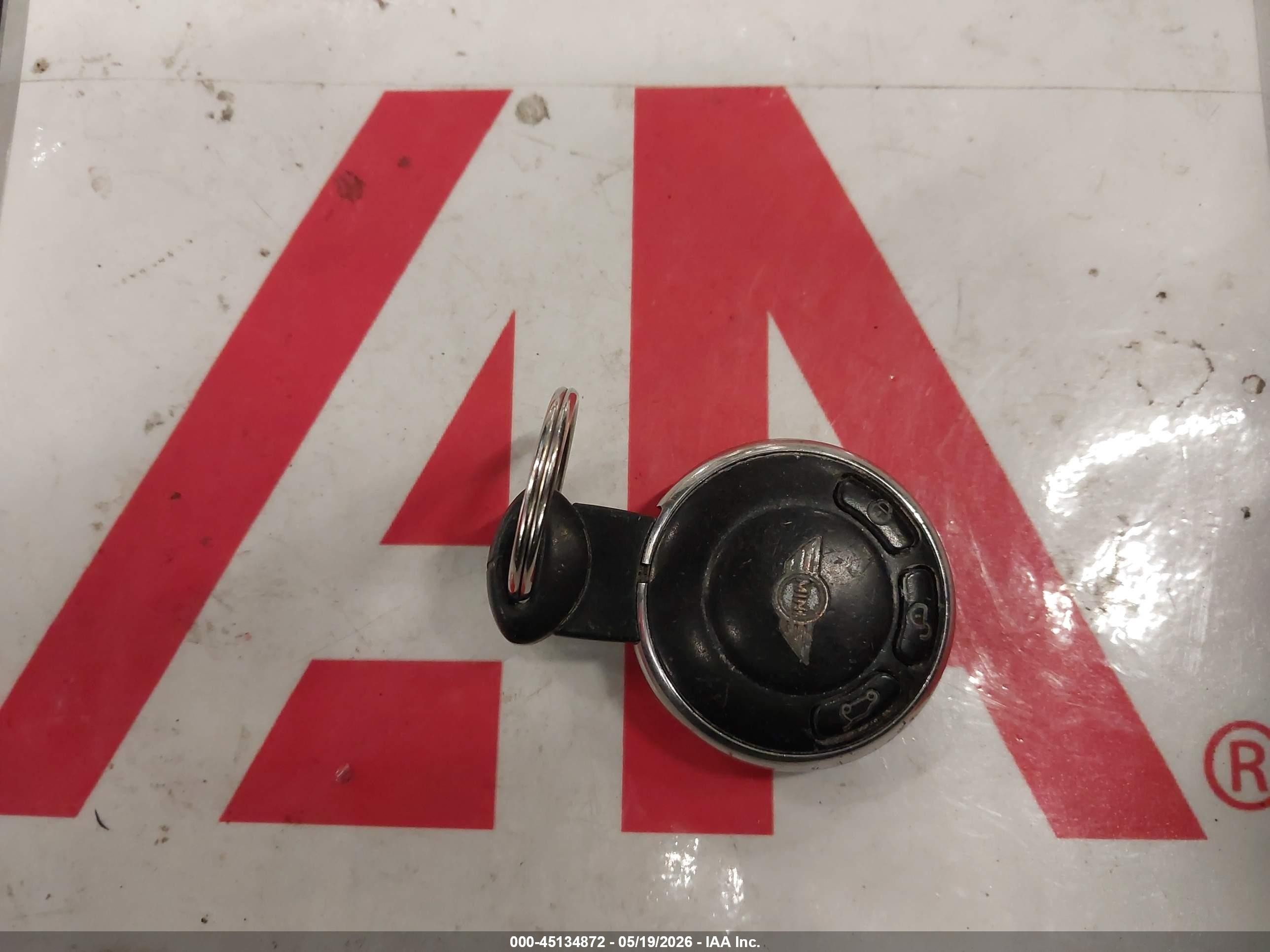2011 Mini Cooper S   Red vin: WMWSV3C54BTY21149