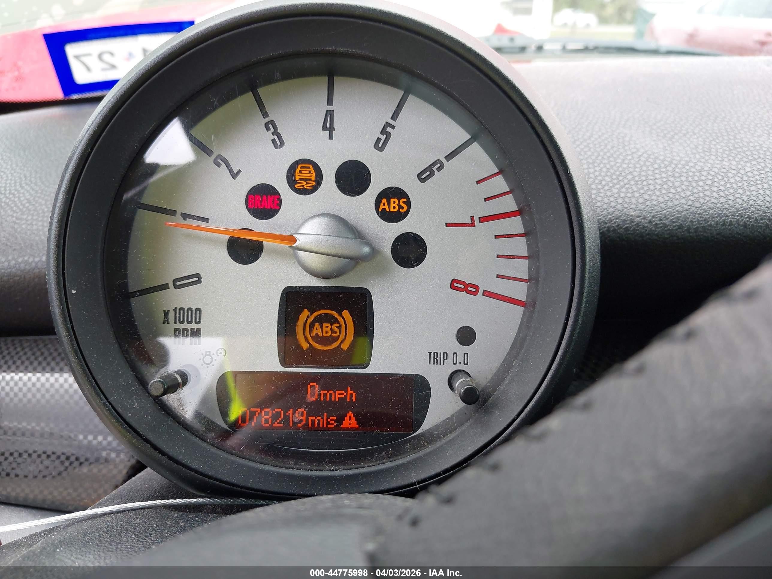 2011 Mini Cooper S   Красный vin: WMWSV3C54BTY24844