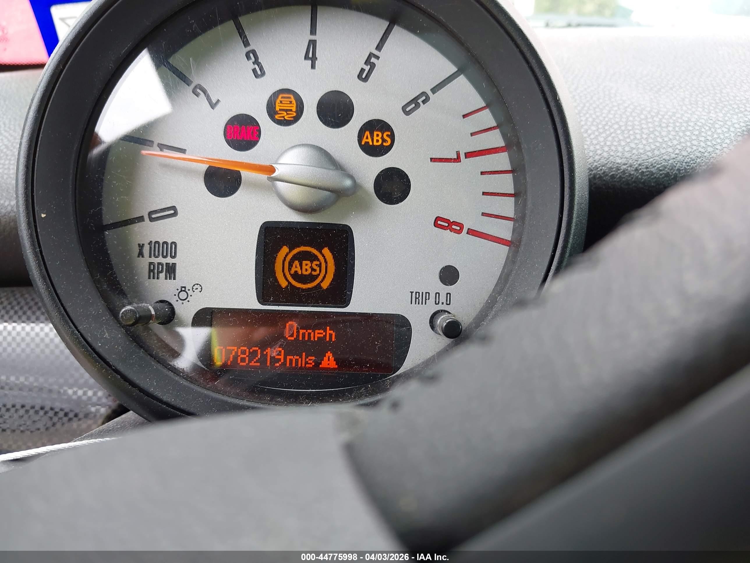 2011 Mini Cooper S   Красный vin: WMWSV3C54BTY24844