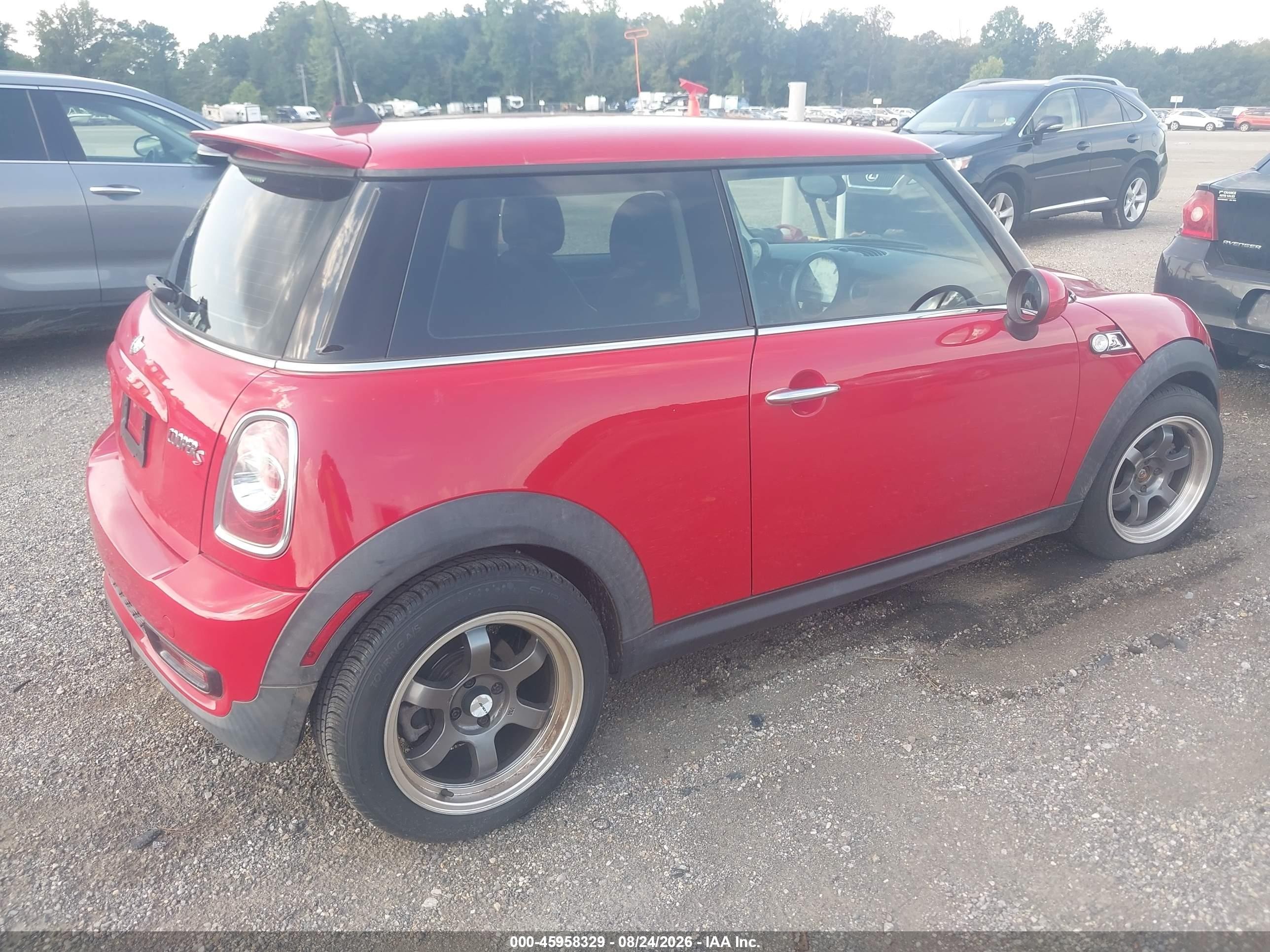 2012 Mini Cooper S   Red vin: WMWSV3C54CTY16387