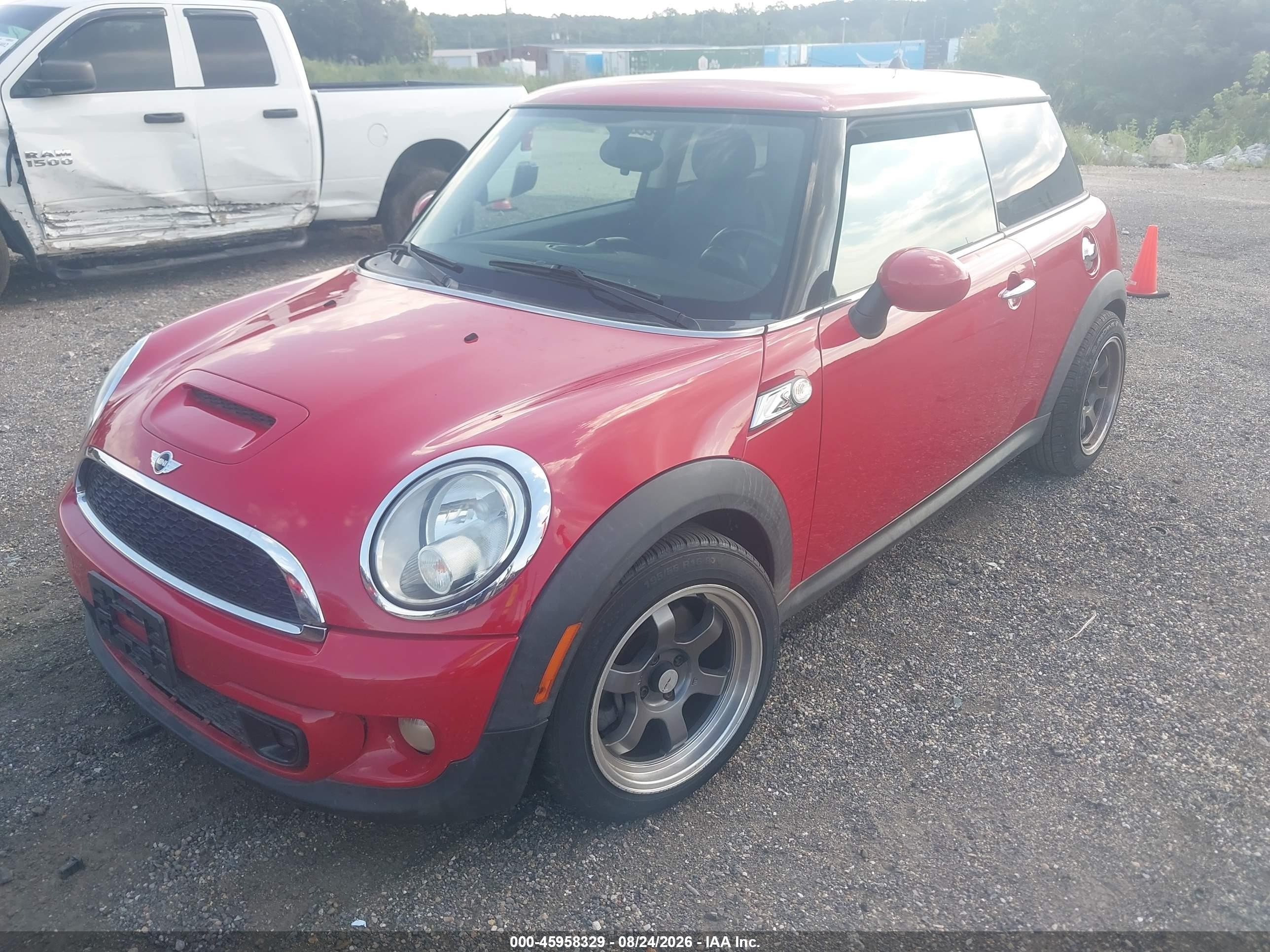 2012 Mini Cooper S   Red vin: WMWSV3C54CTY16387