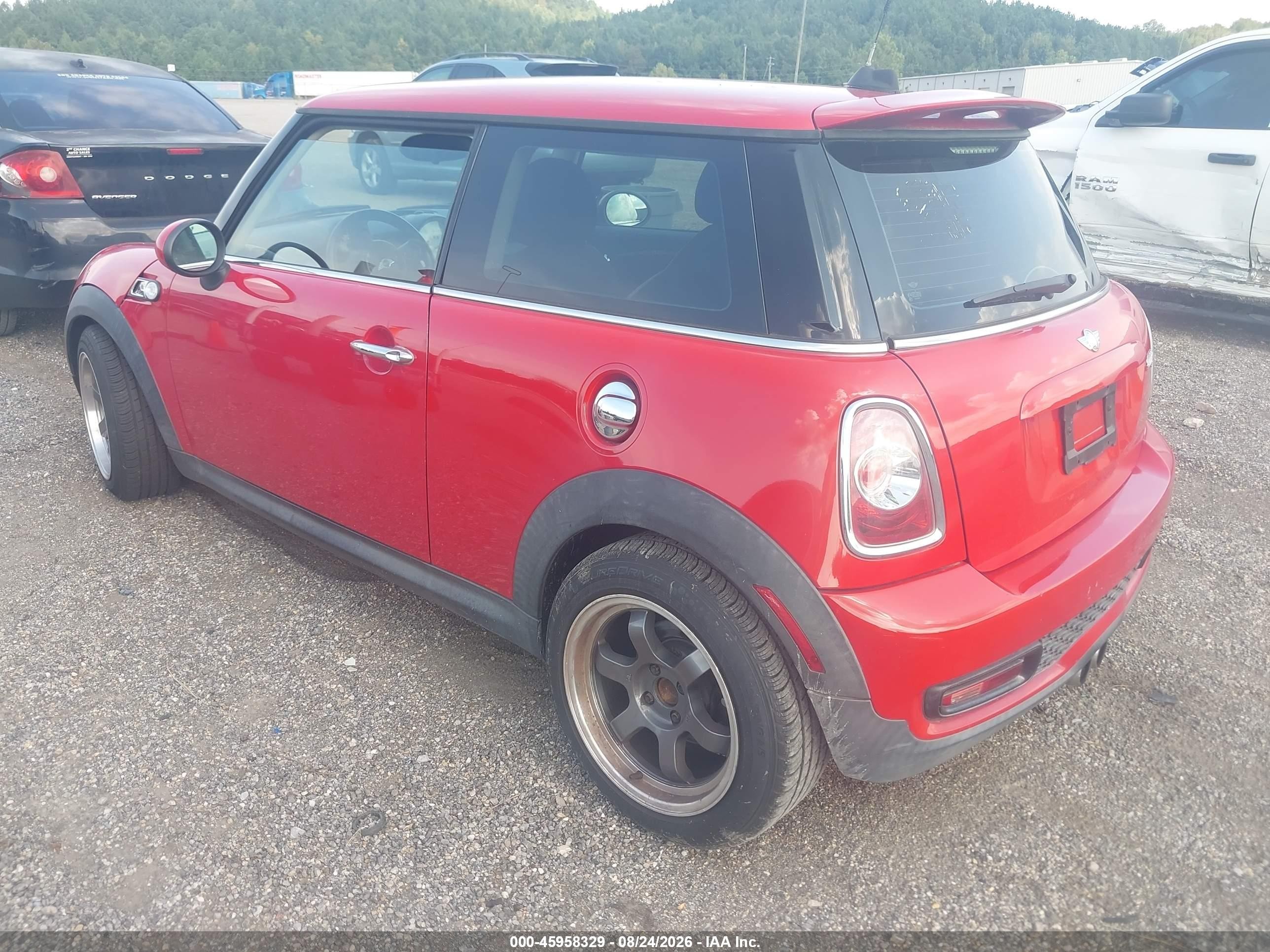 2012 Mini Cooper S   Red vin: WMWSV3C54CTY16387