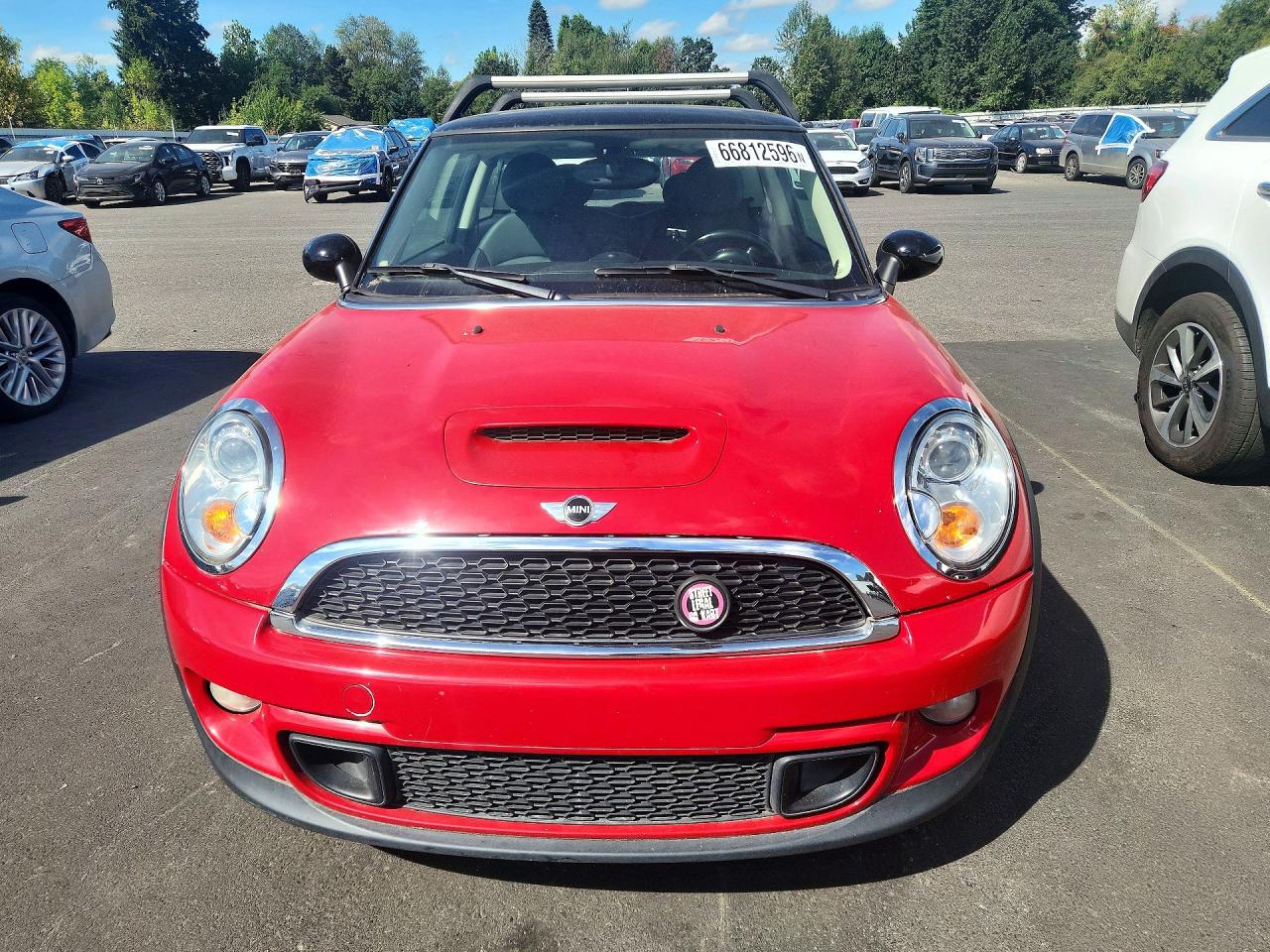 2012 Mini Cooper S Red vin: WMWSV3C54CTY16860