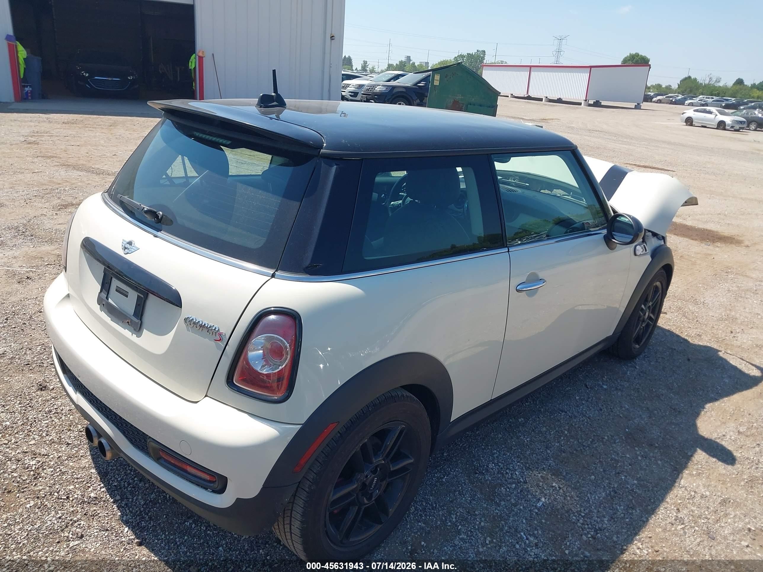 2013 Mini Hardtop Cooper S Cream vin: WMWSV3C54DT390007