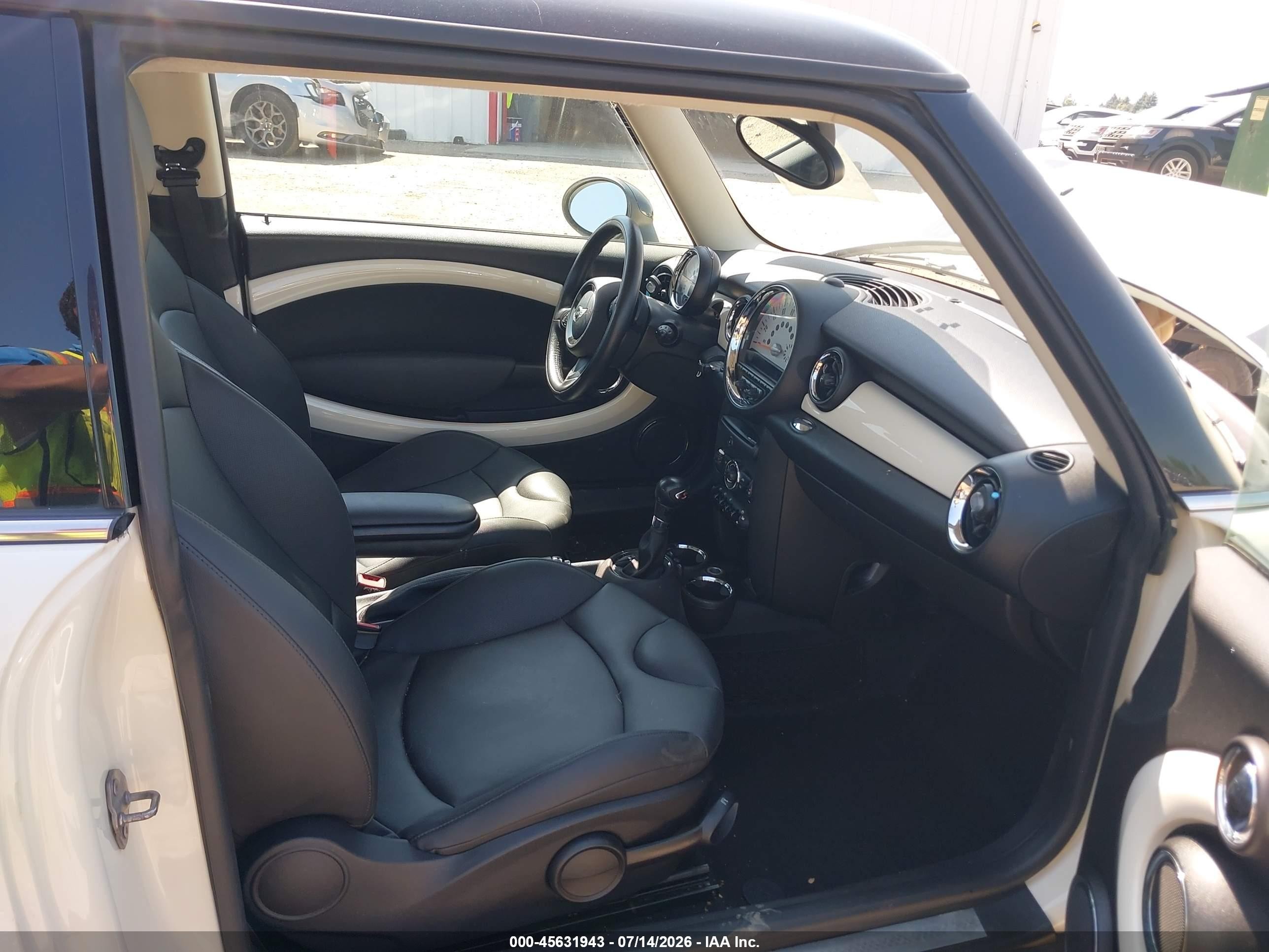 2013 Mini Hardtop Cooper S Cream vin: WMWSV3C54DT390007
