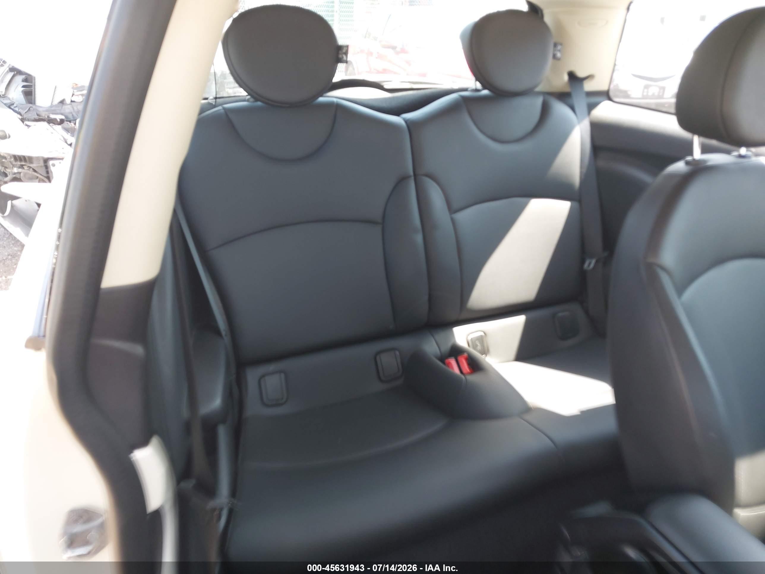 2013 Mini Hardtop Cooper S Cream vin: WMWSV3C54DT390007