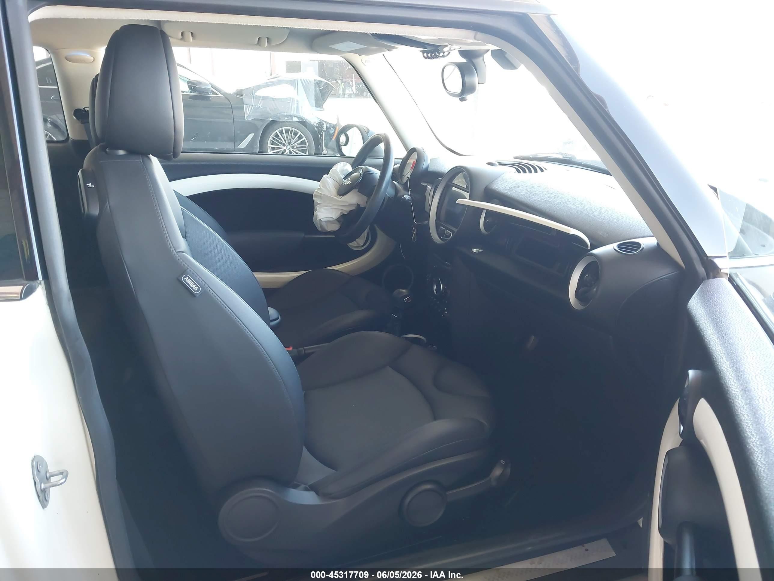2013 Mini Hardtop Cooper S Beige vin: WMWSV3C54DT393215