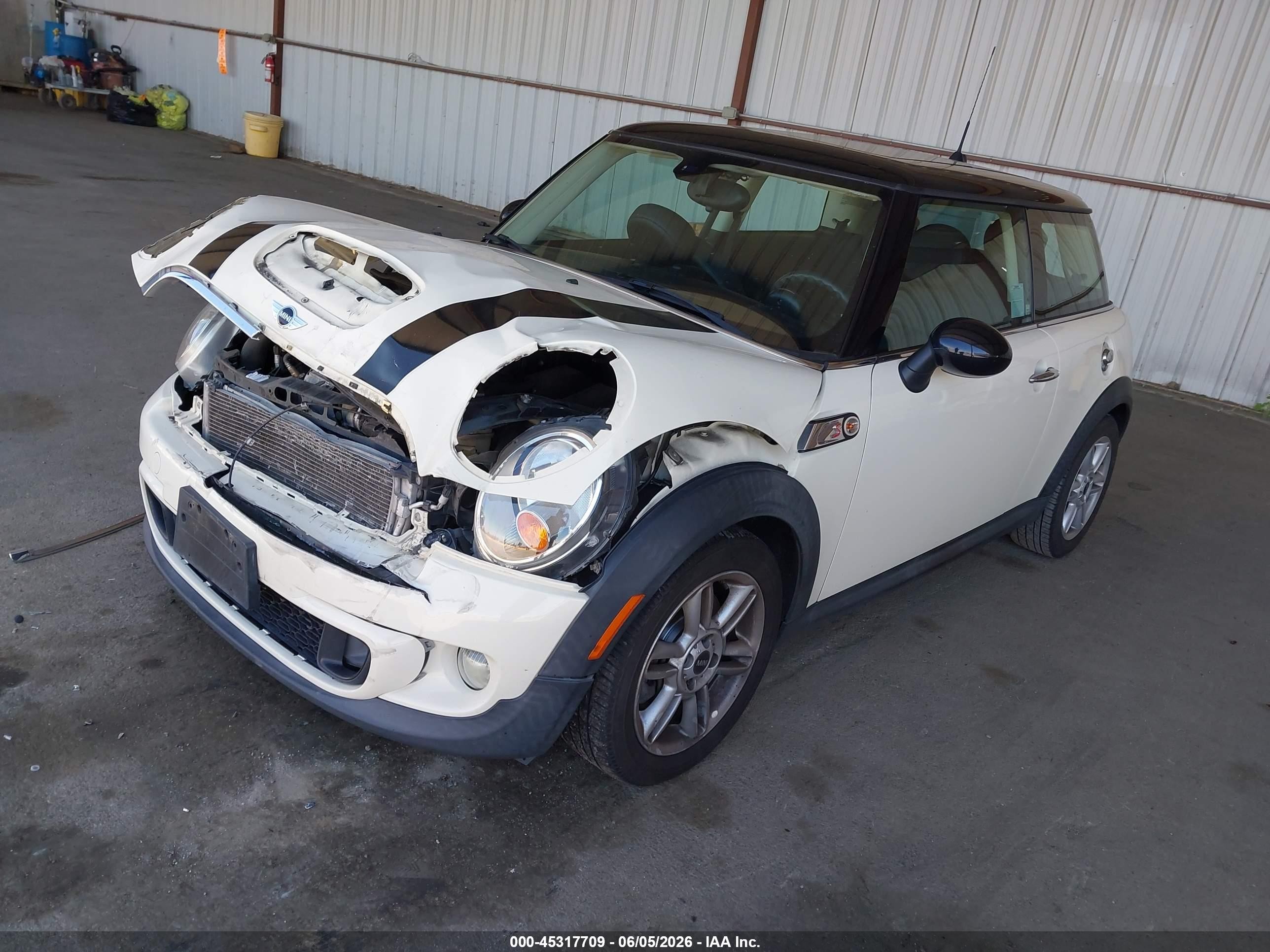 2013 Mini Hardtop Cooper S Beige vin: WMWSV3C54DT393215