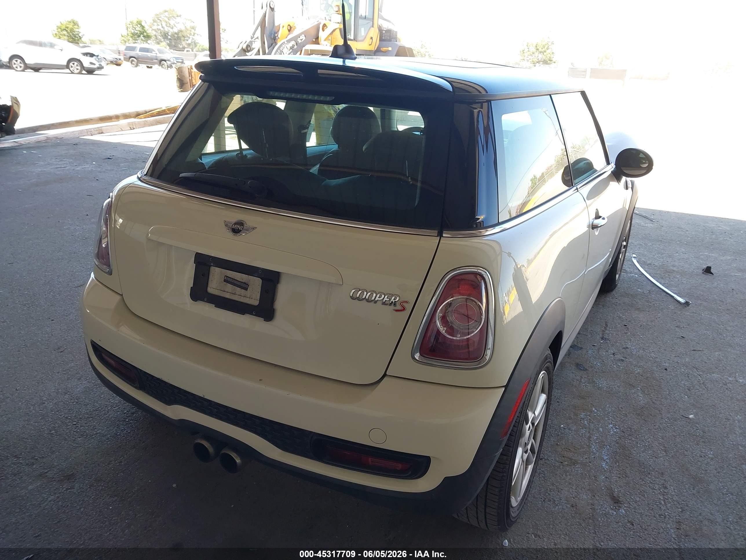 2013 Mini Hardtop Cooper S Beige vin: WMWSV3C54DT393215