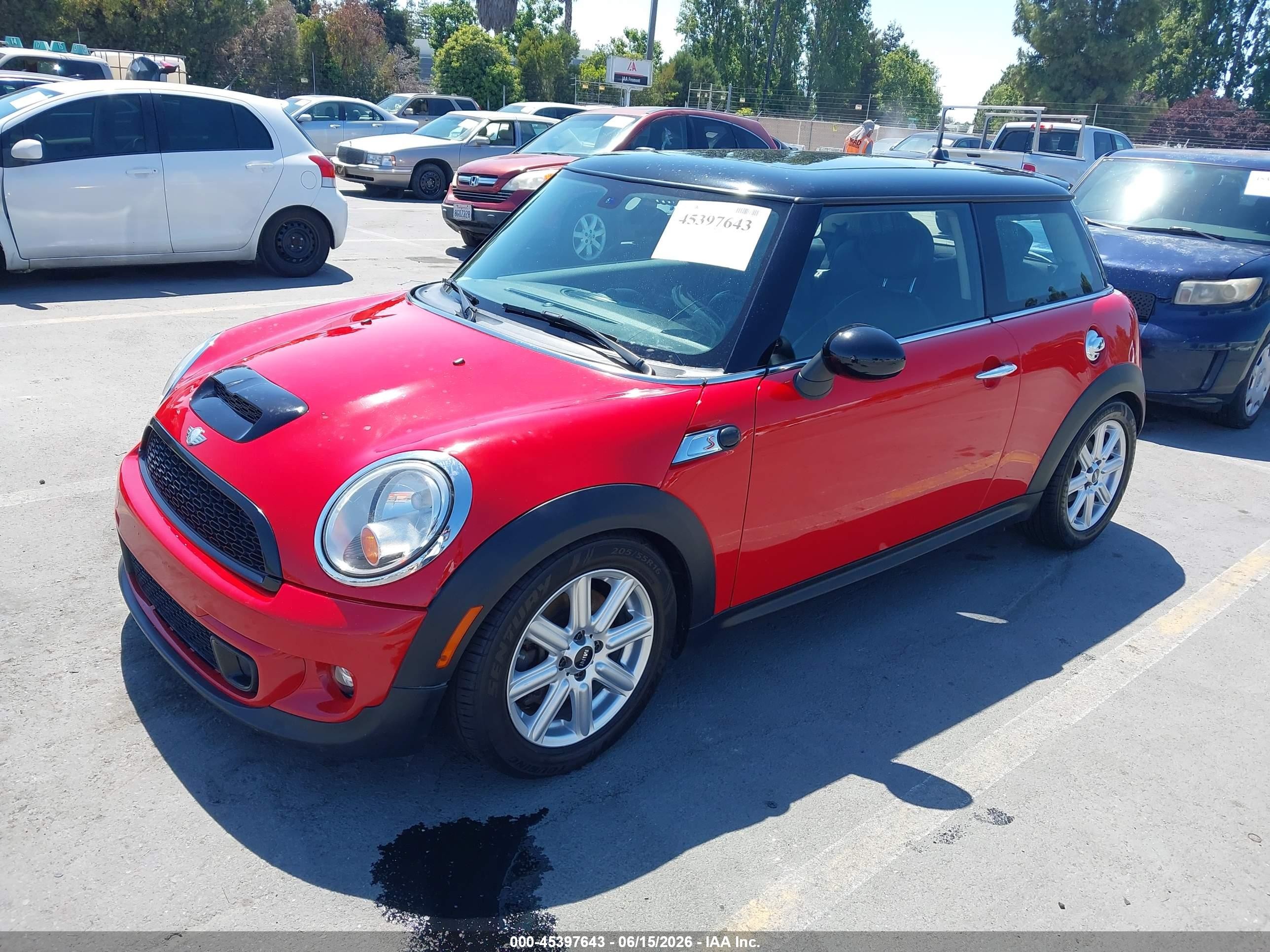 2013 Mini Hardtop Cooper S Red vin: WMWSV3C54DT477843