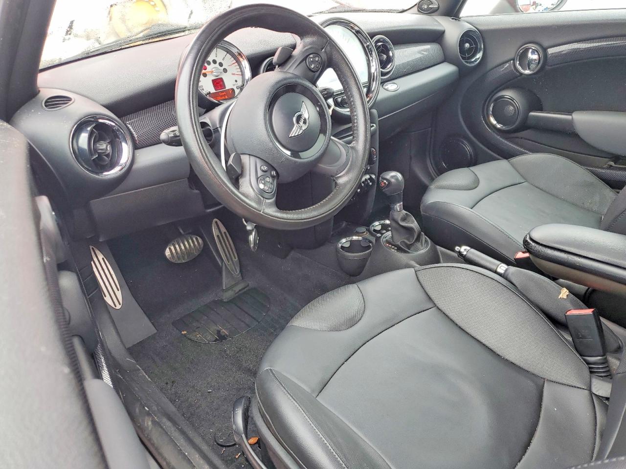 2011 Mini Cooper S Красный vin: WMWSV3C55BTY11813