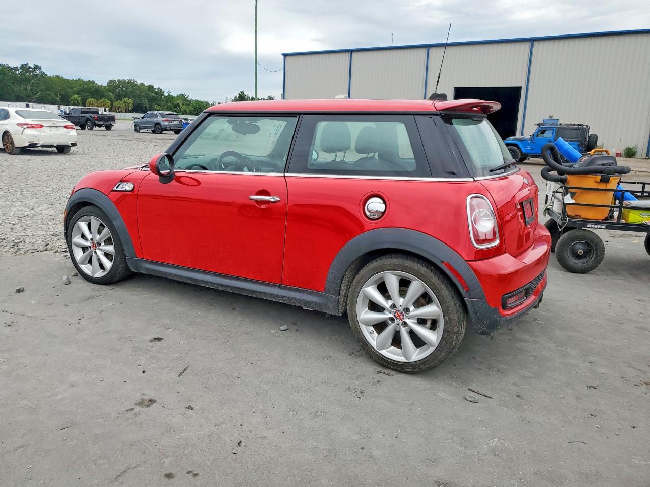 2011 Mini Cooper S Красный vin: WMWSV3C55BTY11813