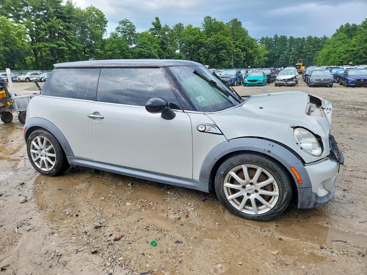 2011 Mini Cooper S Beige vin: WMWSV3C55BTY20091