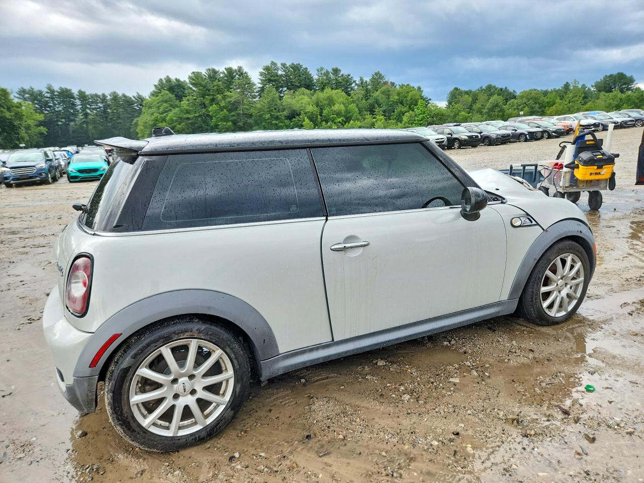 2011 Mini Cooper S Beige vin: WMWSV3C55BTY20091