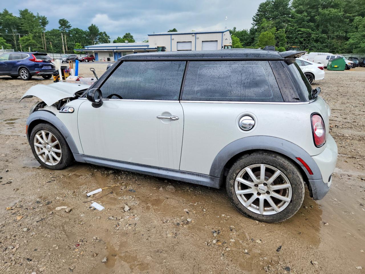 2011 Mini Cooper S Beige vin: WMWSV3C55BTY20091