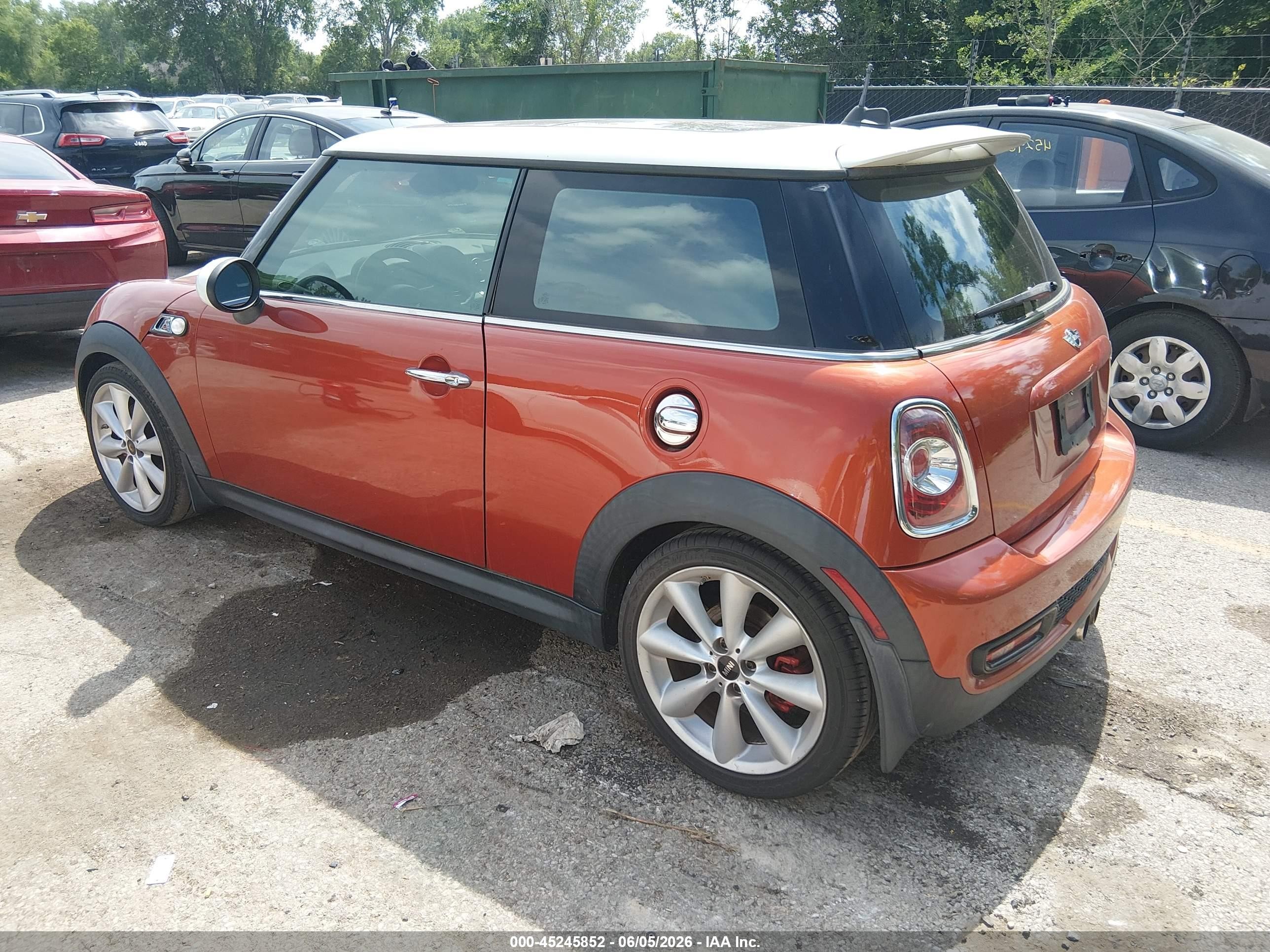 2011 Mini Cooper S   Orange vin: WMWSV3C55BTY21631