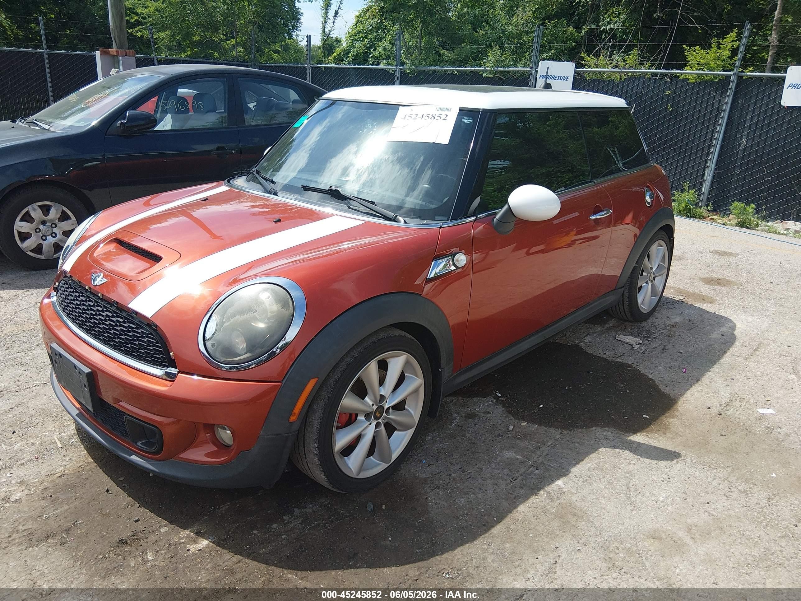2011 Mini Cooper S   Orange vin: WMWSV3C55BTY21631