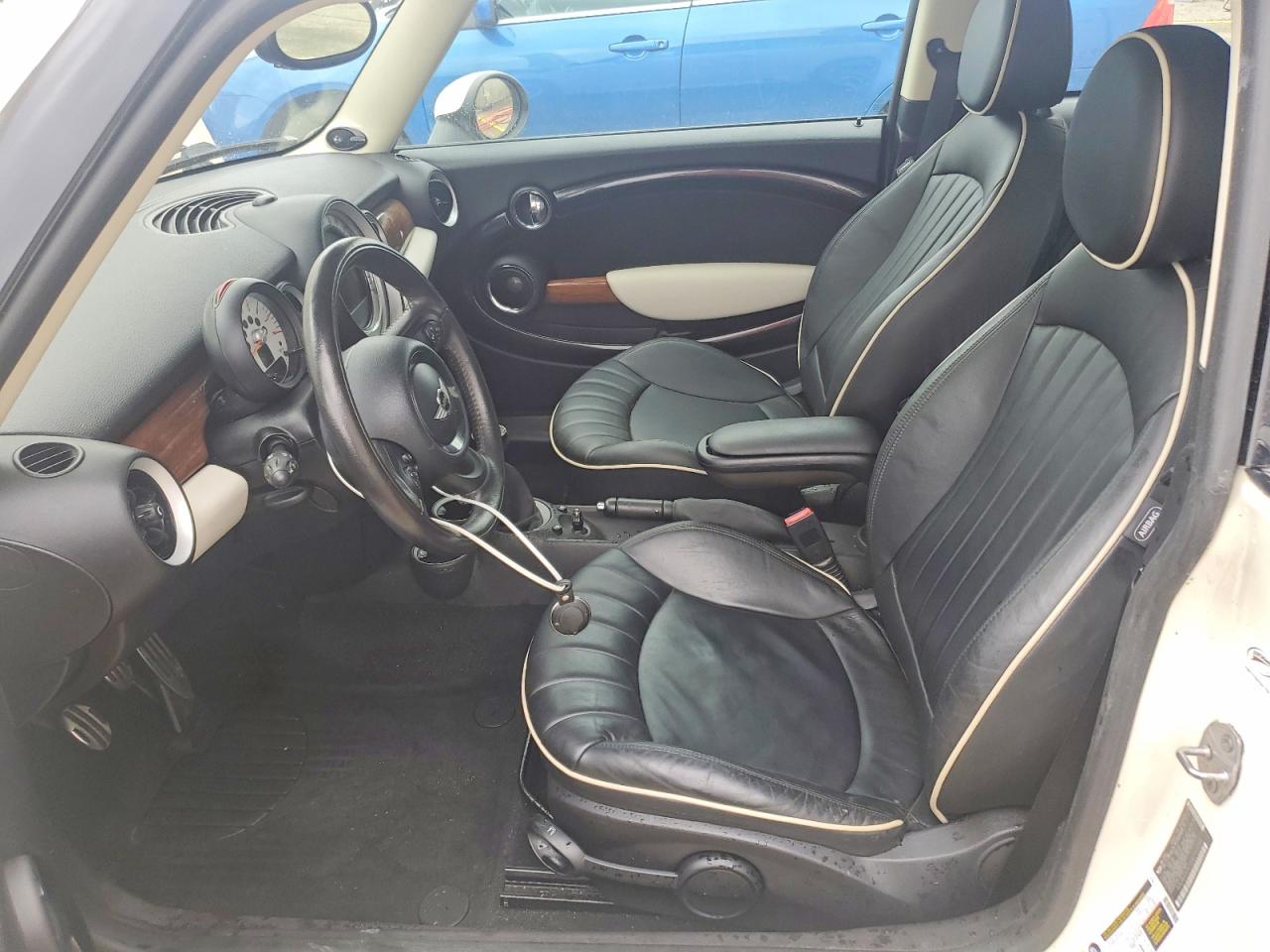 2011 Mini Cooper S Белый vin: WMWSV3C55BTY22293