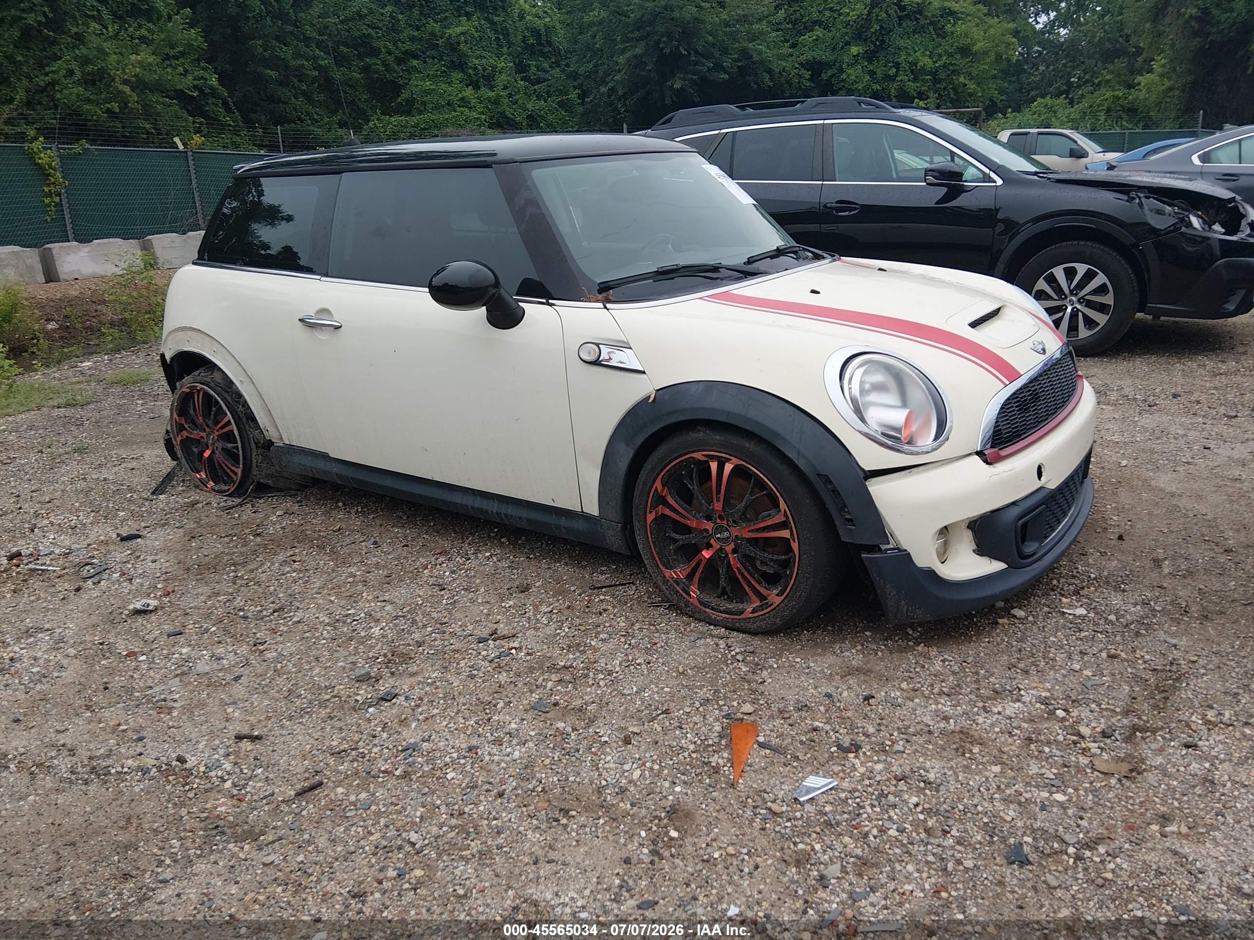 2013 Mini Hardtop Cooper S Кремовый vin: WMWSV3C55DT395989