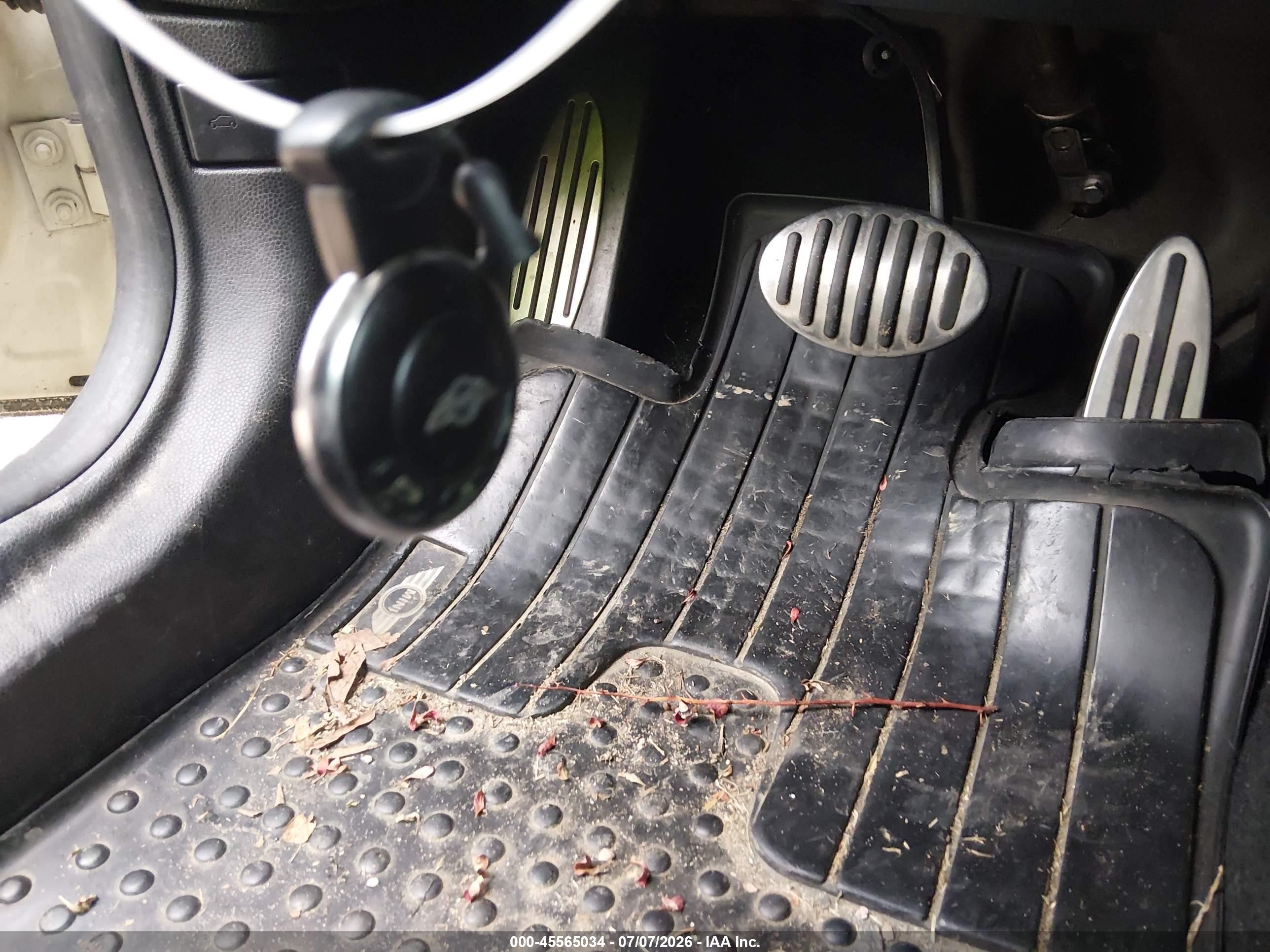 2013 Mini Hardtop Cooper S Кремовый vin: WMWSV3C55DT395989