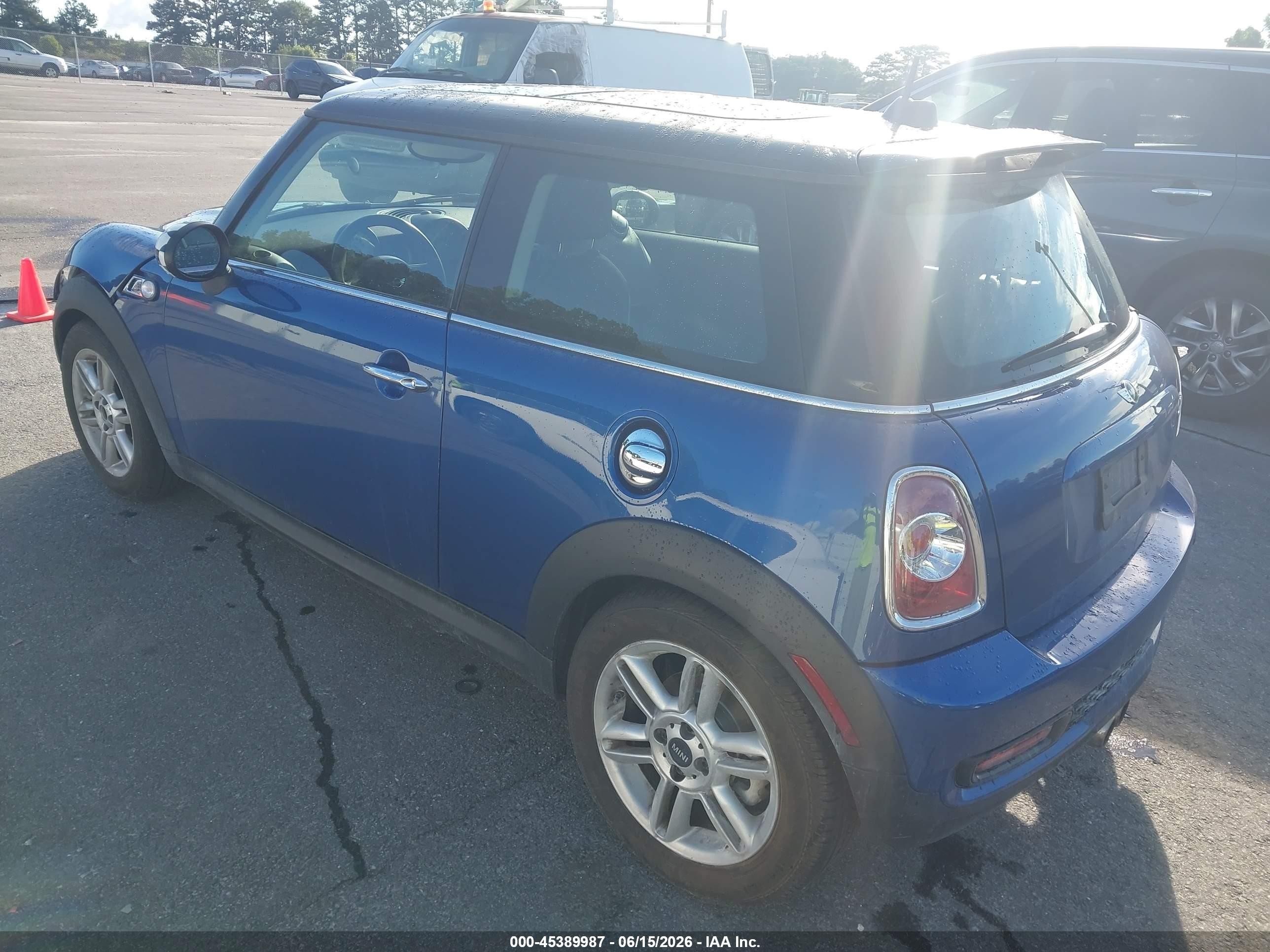 2013 Mini Hardtop Cooper S Blue vin: WMWSV3C55DT478340