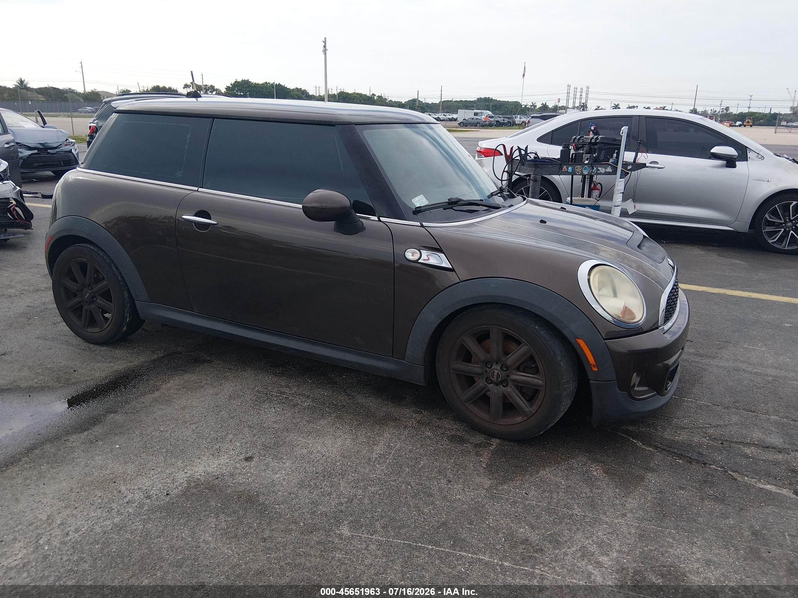 2011 Mini Cooper S   Brown vin: WMWSV3C56BTY20410
