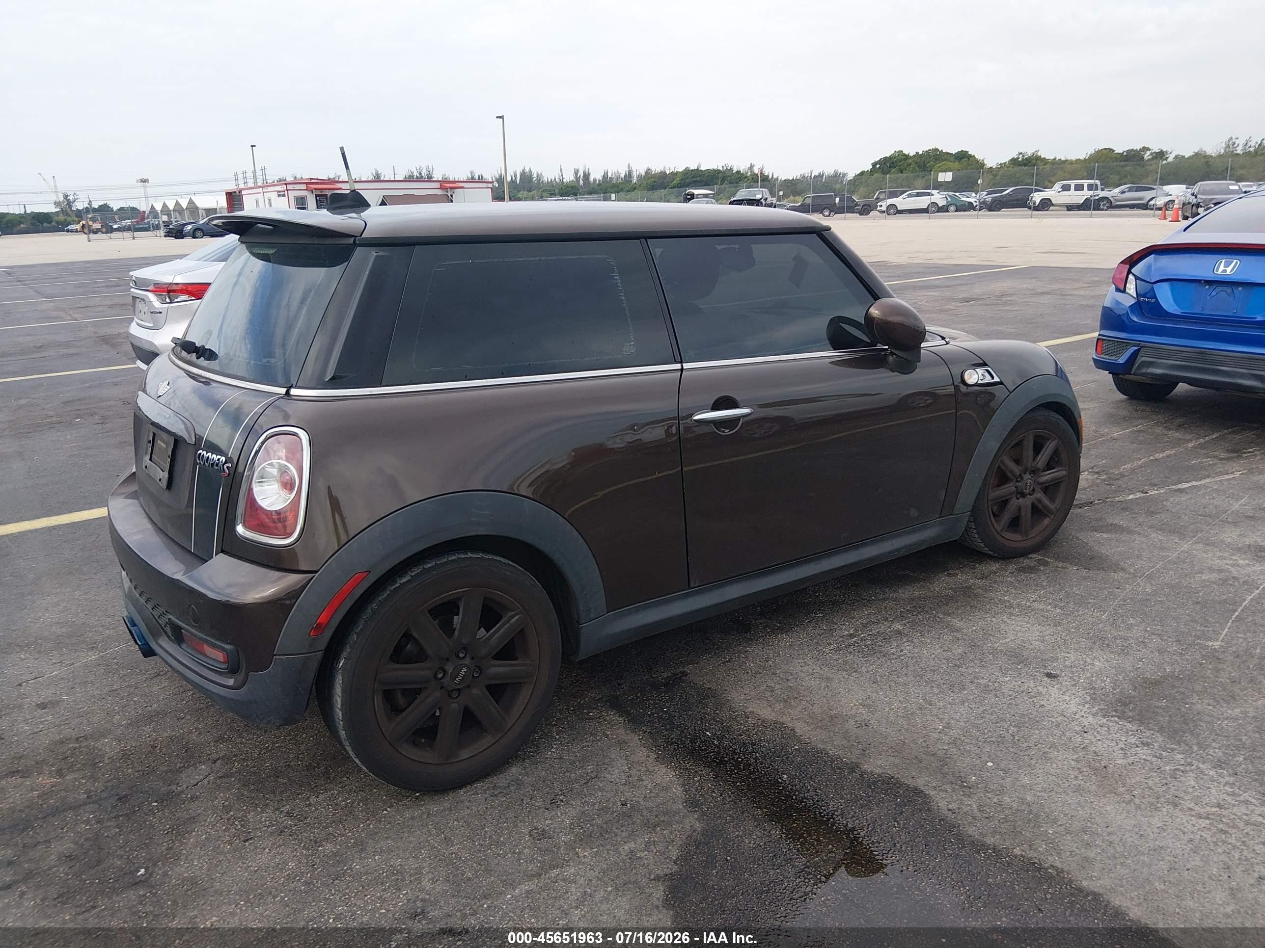 2011 Mini Cooper S   Brown vin: WMWSV3C56BTY20410