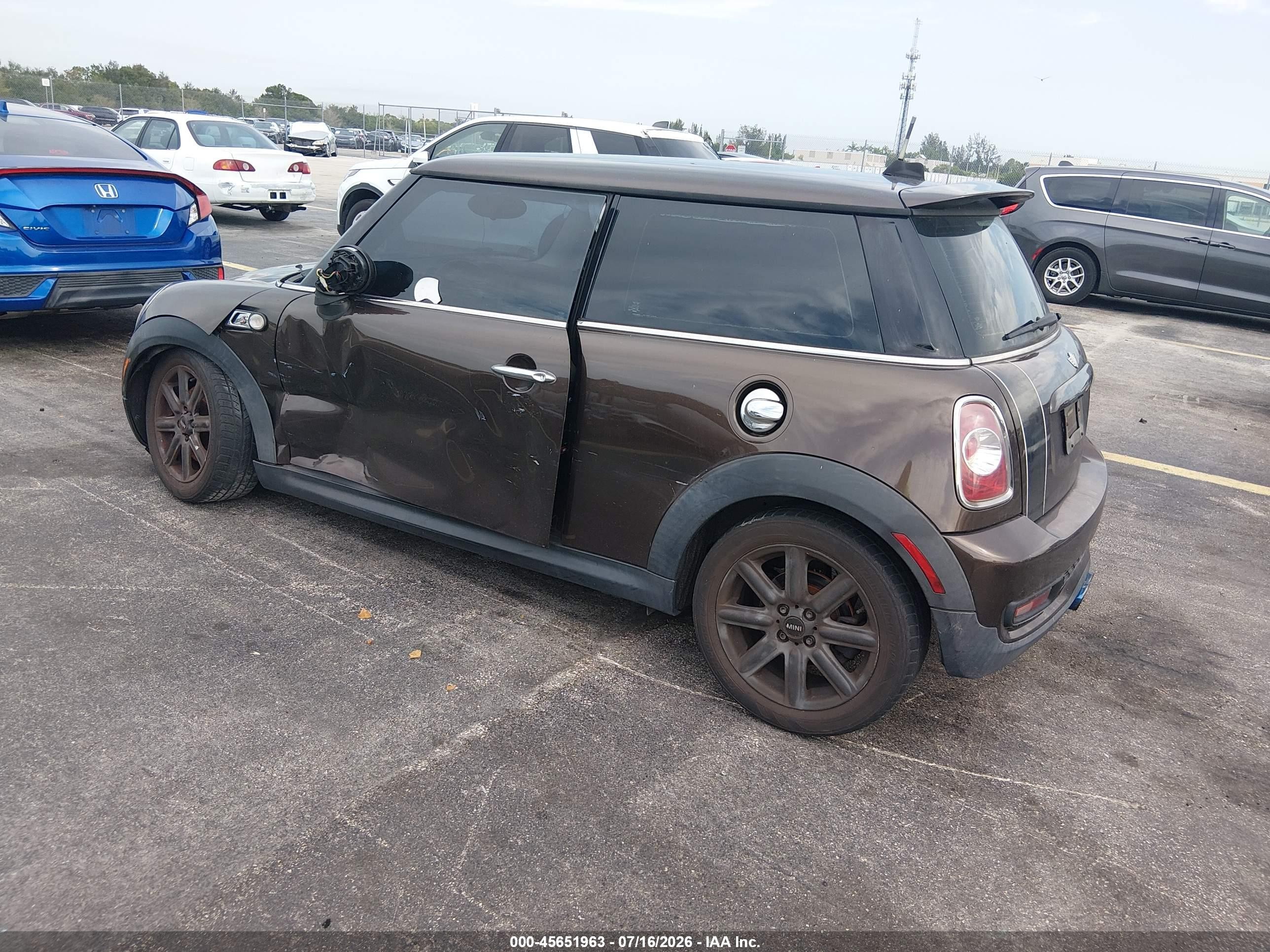 2011 Mini Cooper S   Brown vin: WMWSV3C56BTY20410