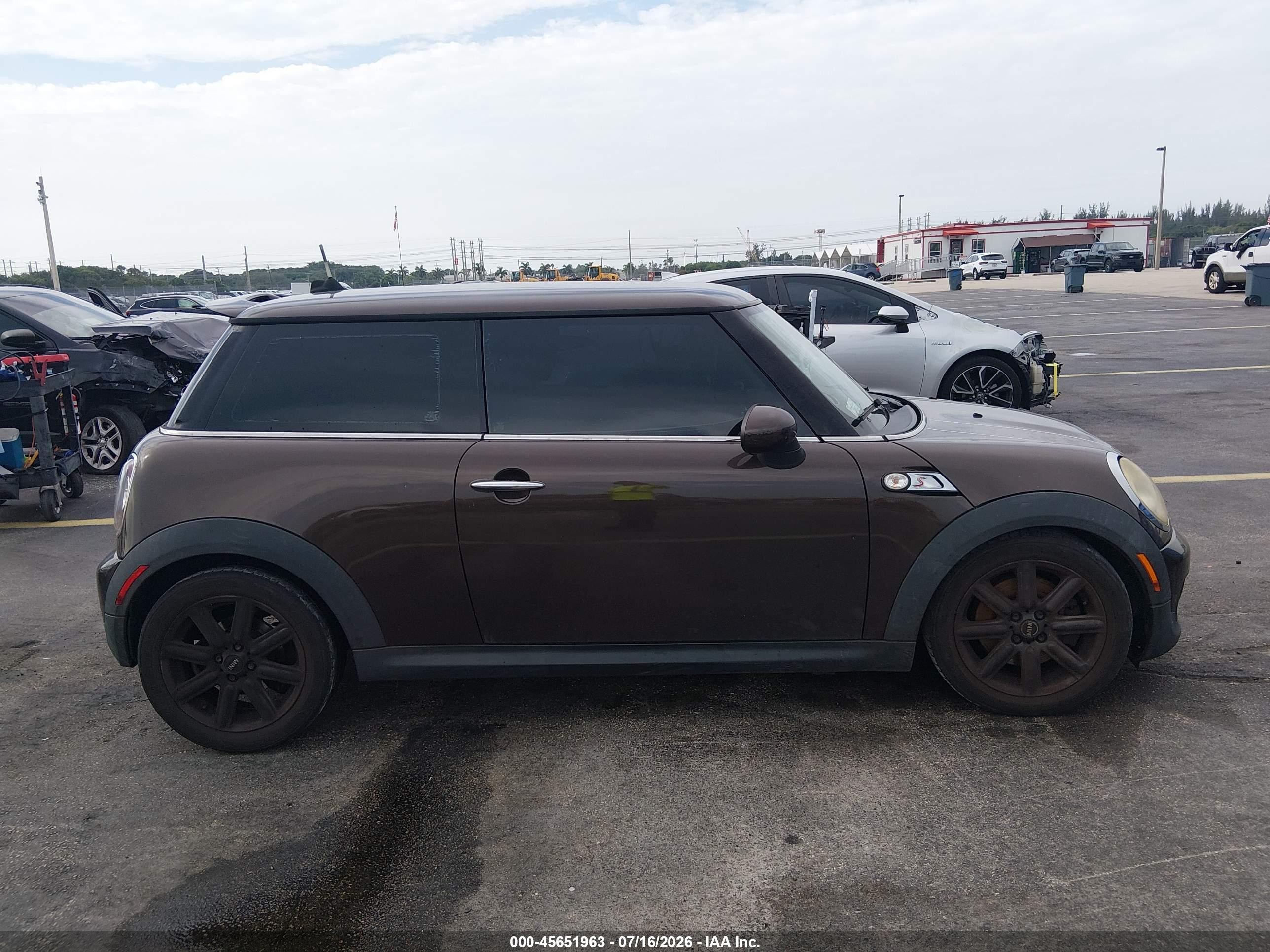 2011 Mini Cooper S   Brown vin: WMWSV3C56BTY20410