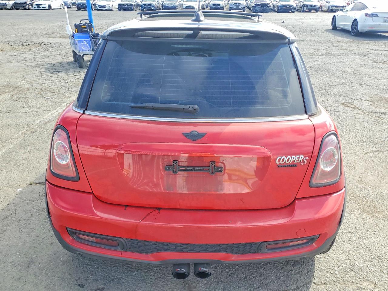 2012 Mini Cooper S Red vin: WMWSV3C56CTY29447
