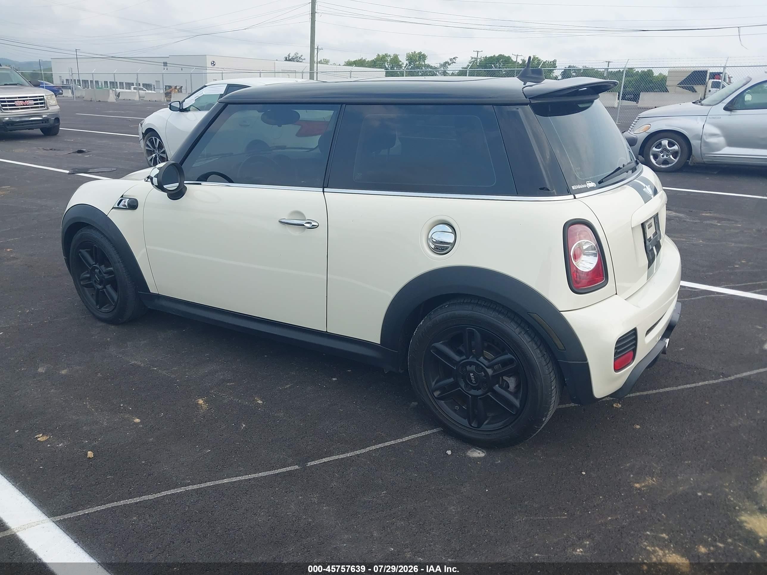 2013 Mini Hardtop Cooper S White vin: WMWSV3C56DT391787