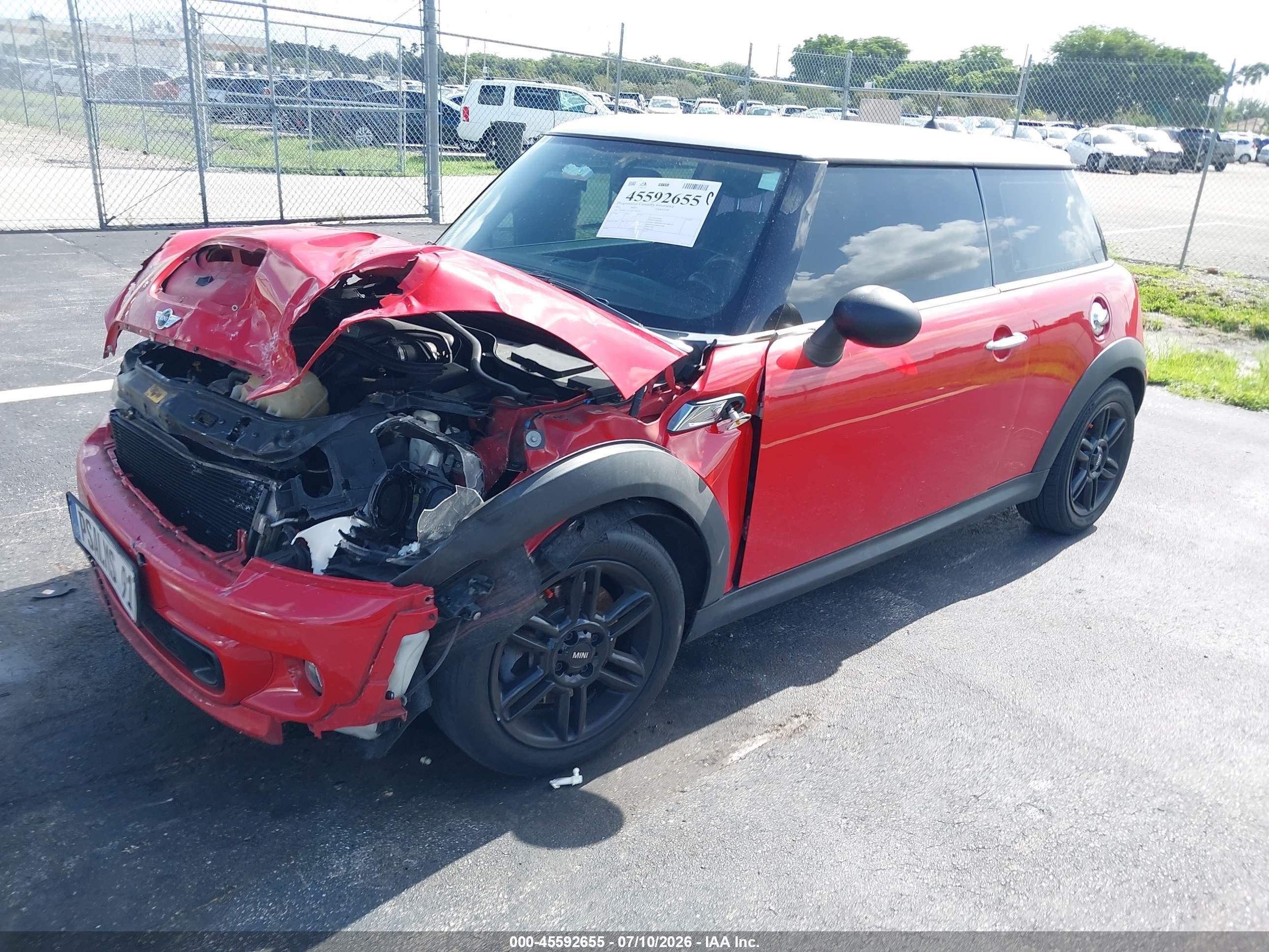 2013 Mini Hardtop Cooper S Red vin: WMWSV3C56DT478119