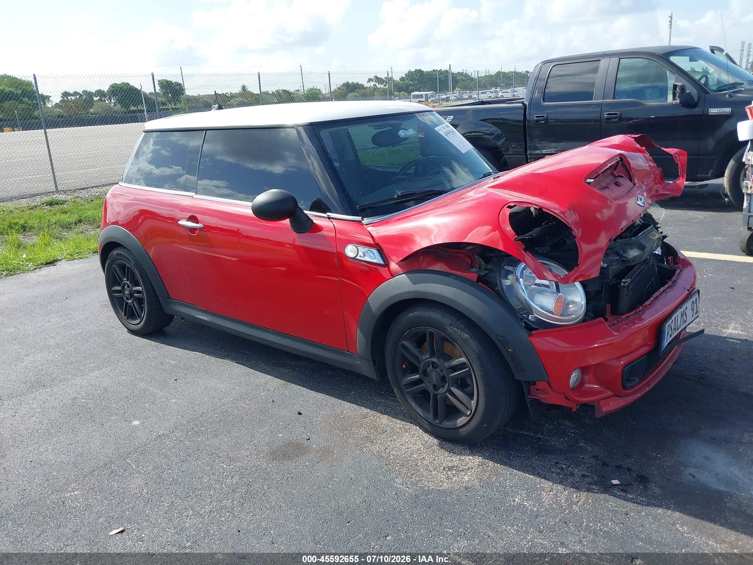 2013 Mini Hardtop Cooper S Red vin: WMWSV3C56DT478119