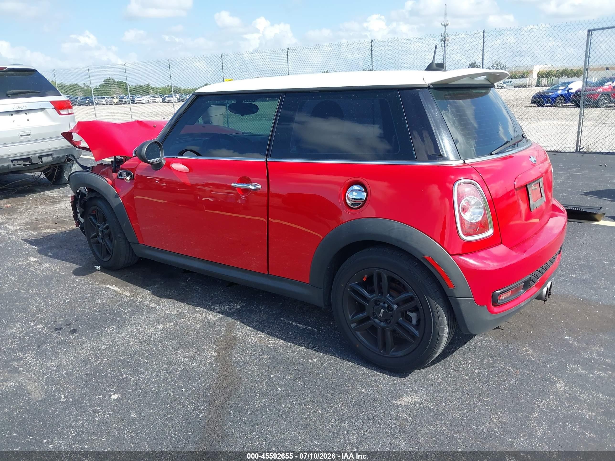2013 Mini Hardtop Cooper S Red vin: WMWSV3C56DT478119