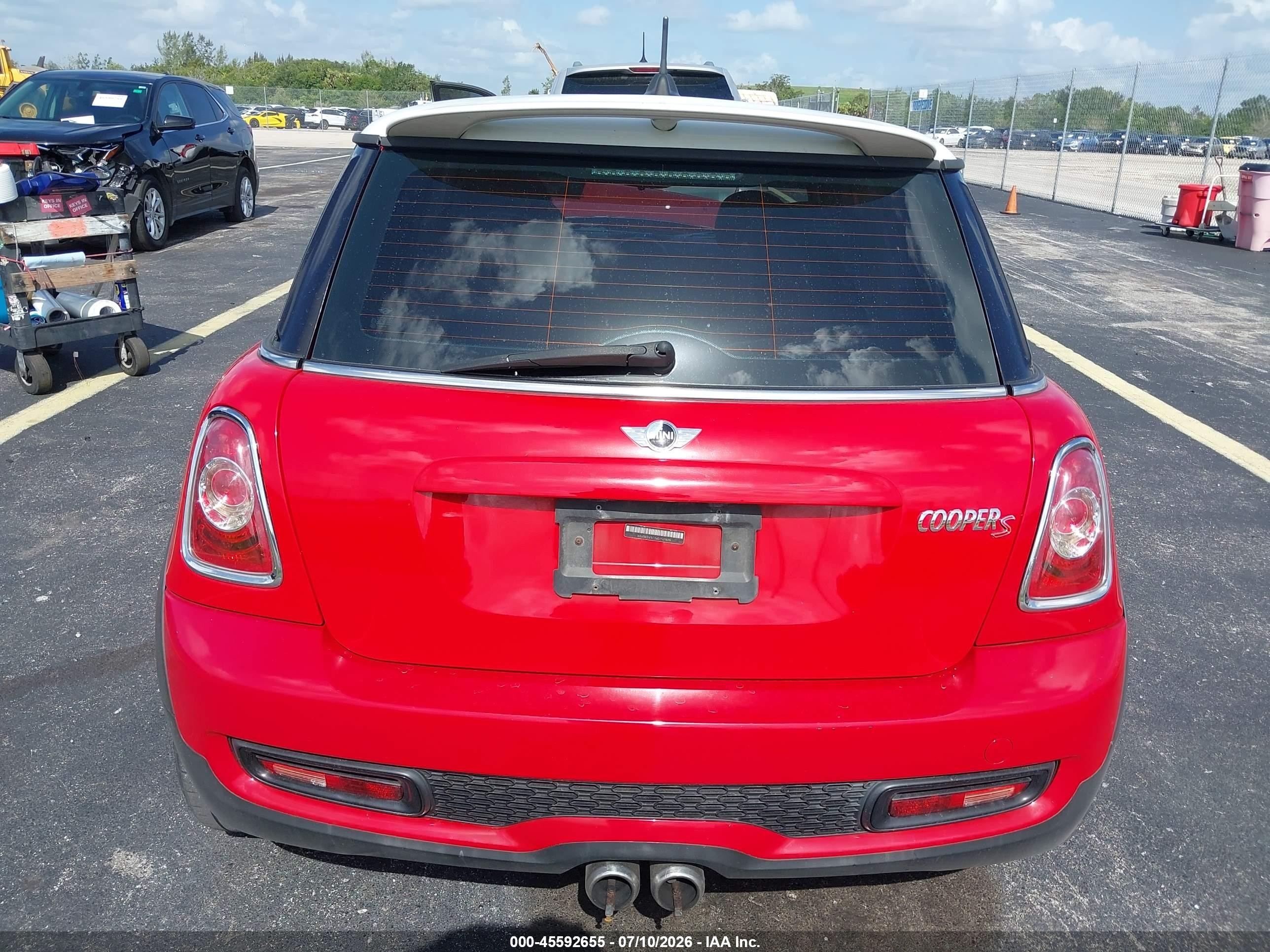 2013 Mini Hardtop Cooper S Red vin: WMWSV3C56DT478119