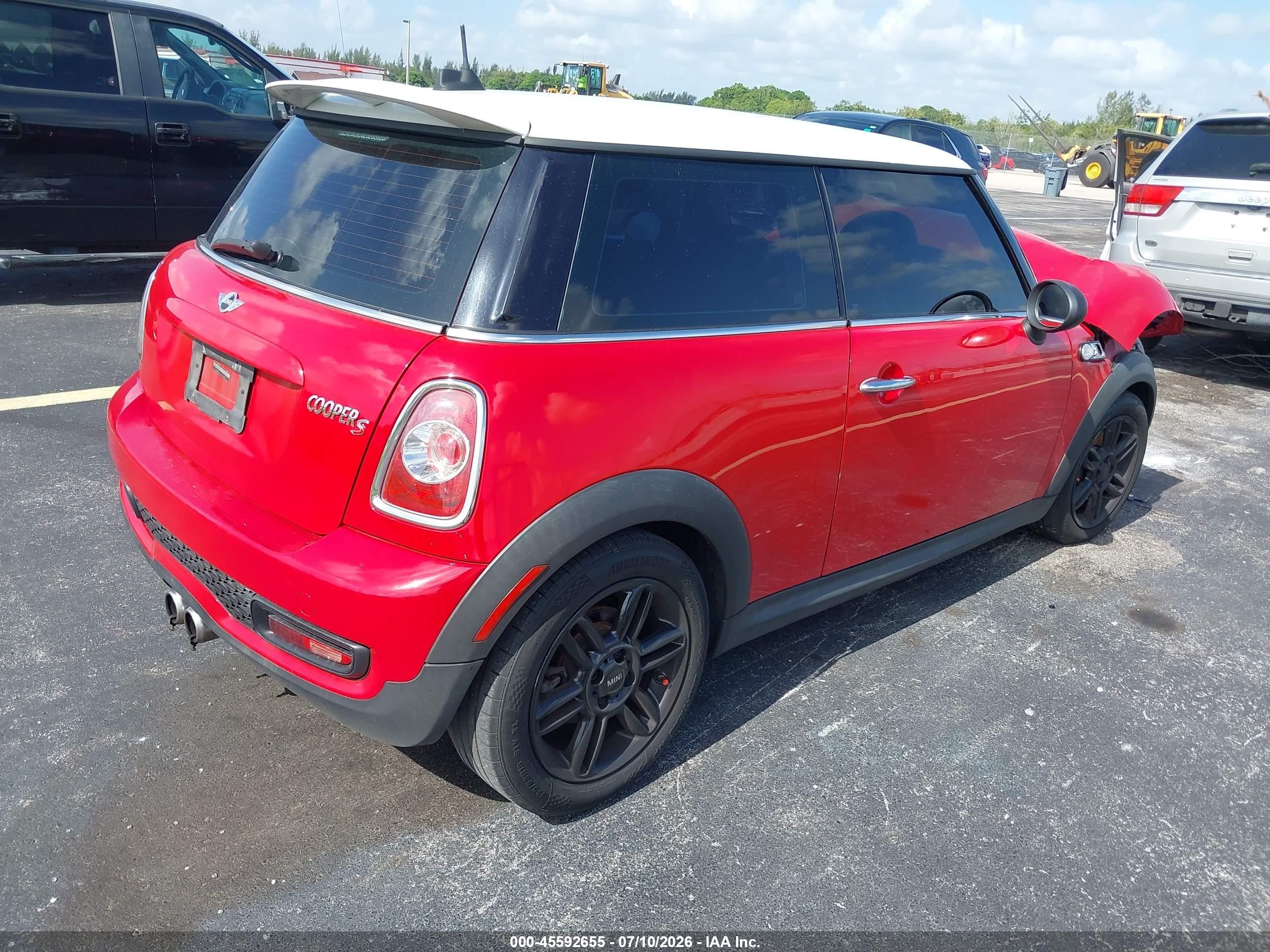 2013 Mini Hardtop Cooper S Red vin: WMWSV3C56DT478119