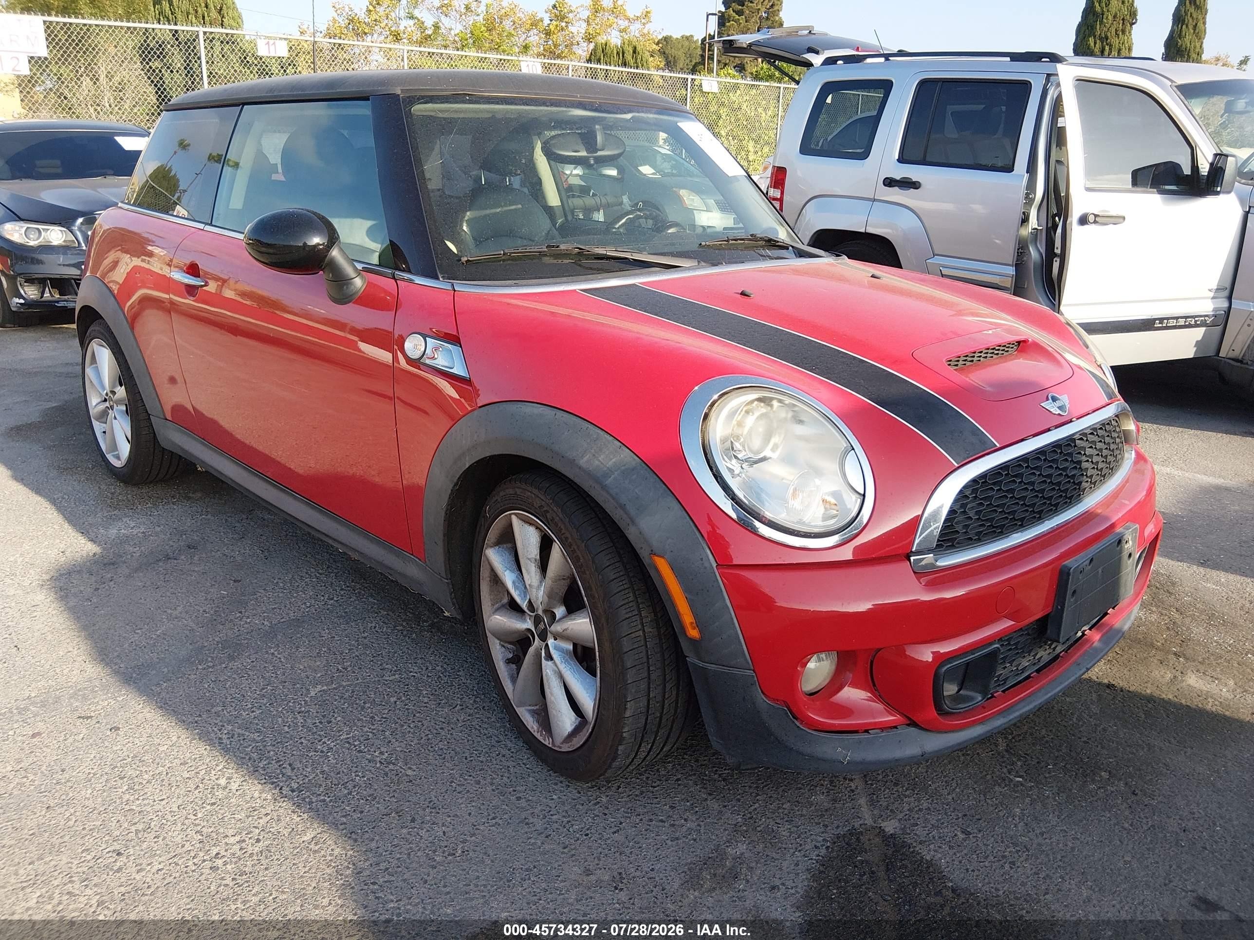 2011 Mini Cooper S   Red vin: WMWSV3C57BTY12123