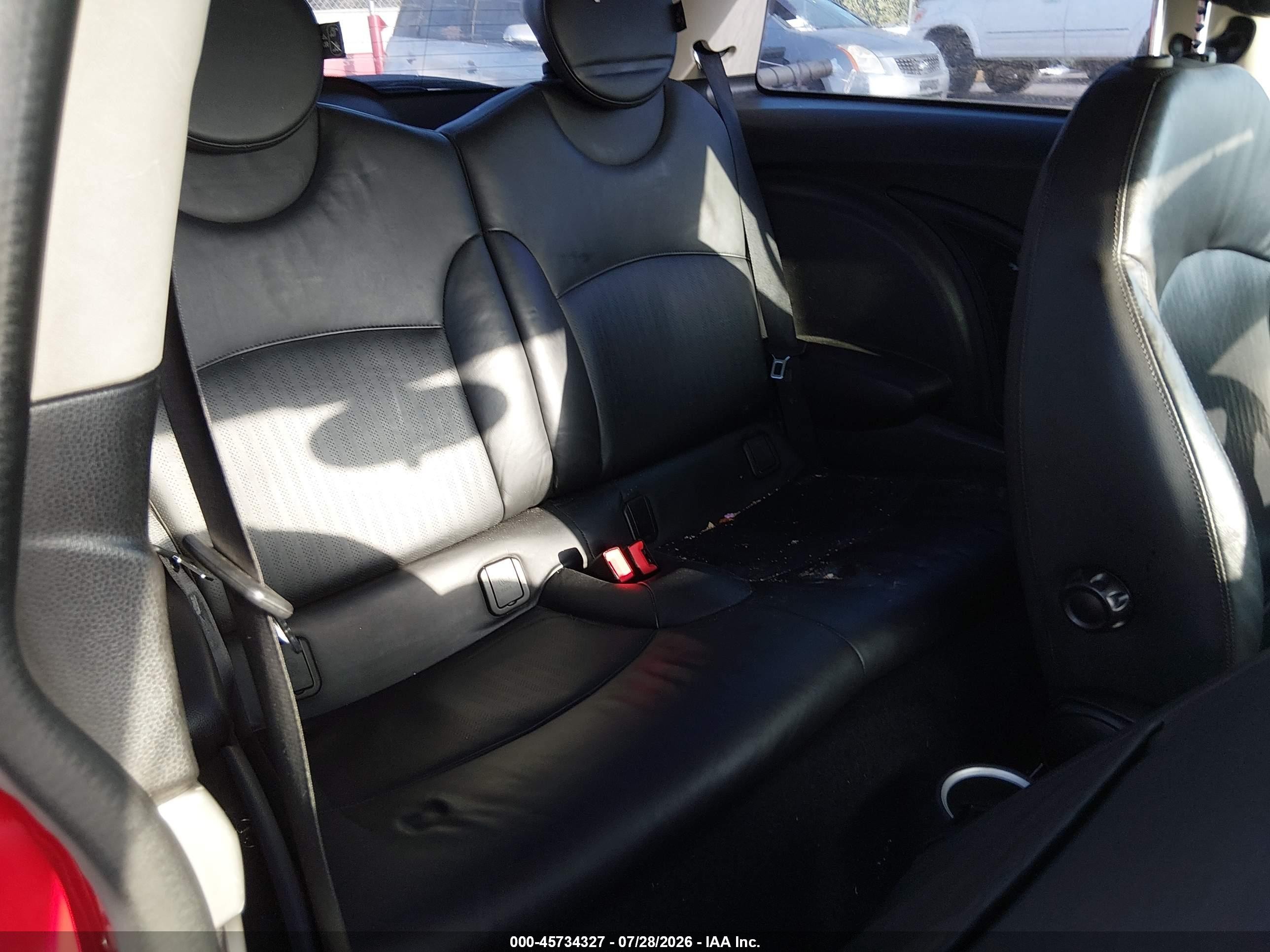 2011 Mini Cooper S   Red vin: WMWSV3C57BTY12123