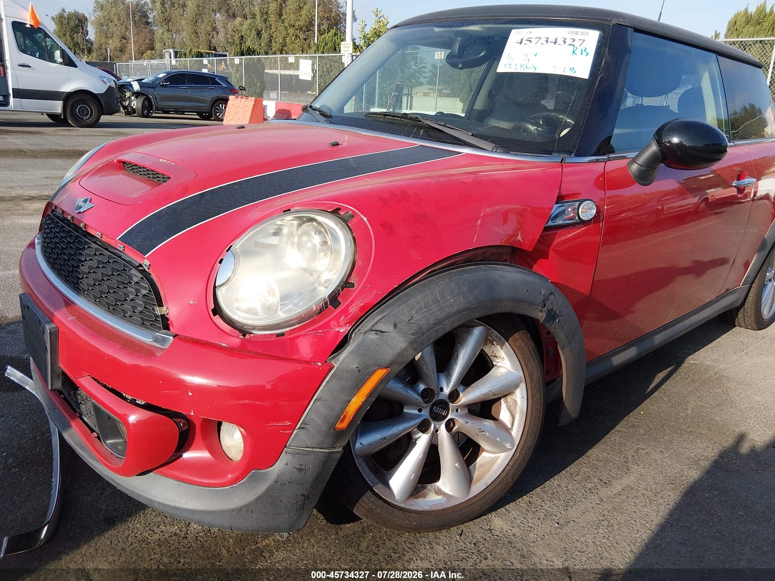 2011 Mini Cooper S   Red vin: WMWSV3C57BTY12123