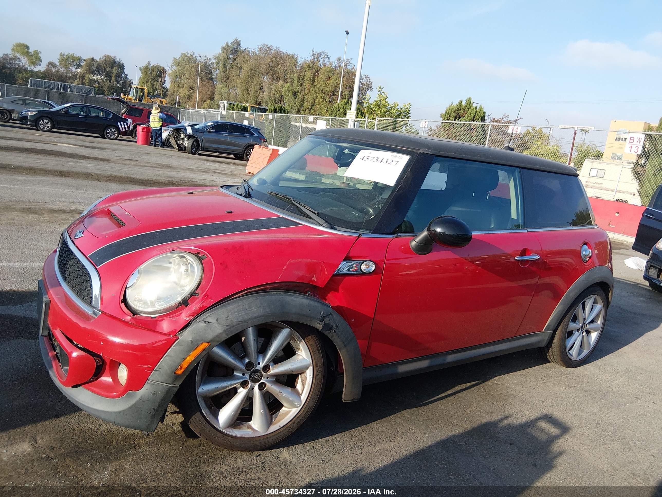 2011 Mini Cooper S   Red vin: WMWSV3C57BTY12123
