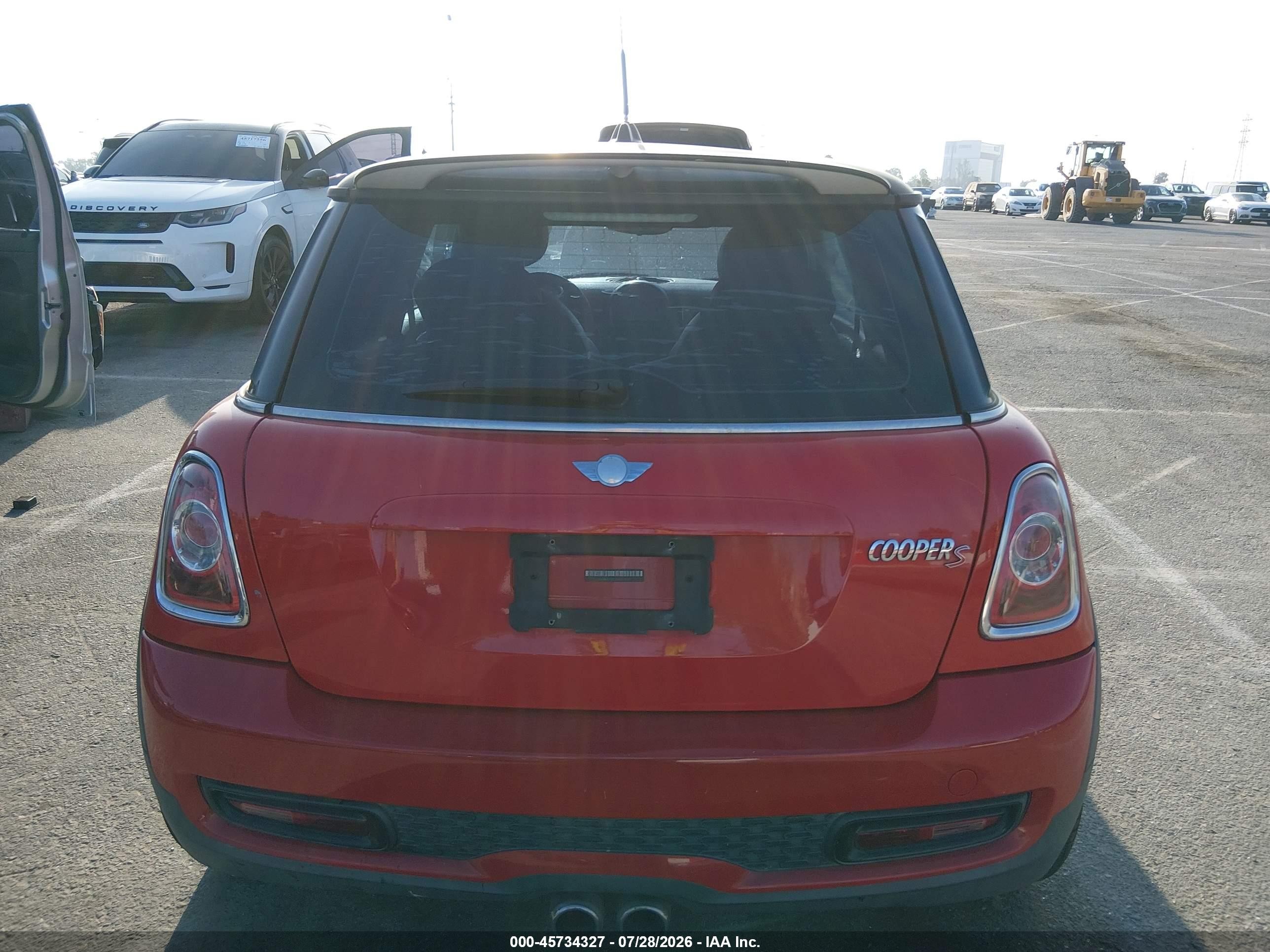 2011 Mini Cooper S   Red vin: WMWSV3C57BTY12123