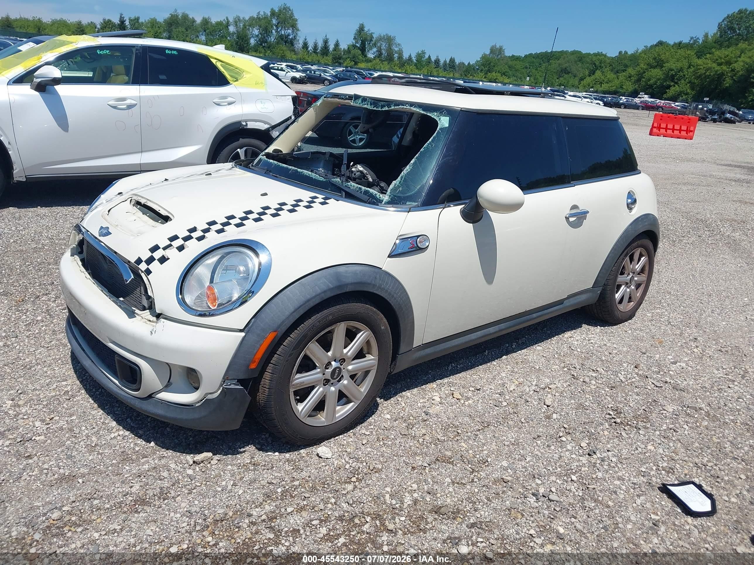 2011 Mini Cooper S   White vin: WMWSV3C57BTY14051