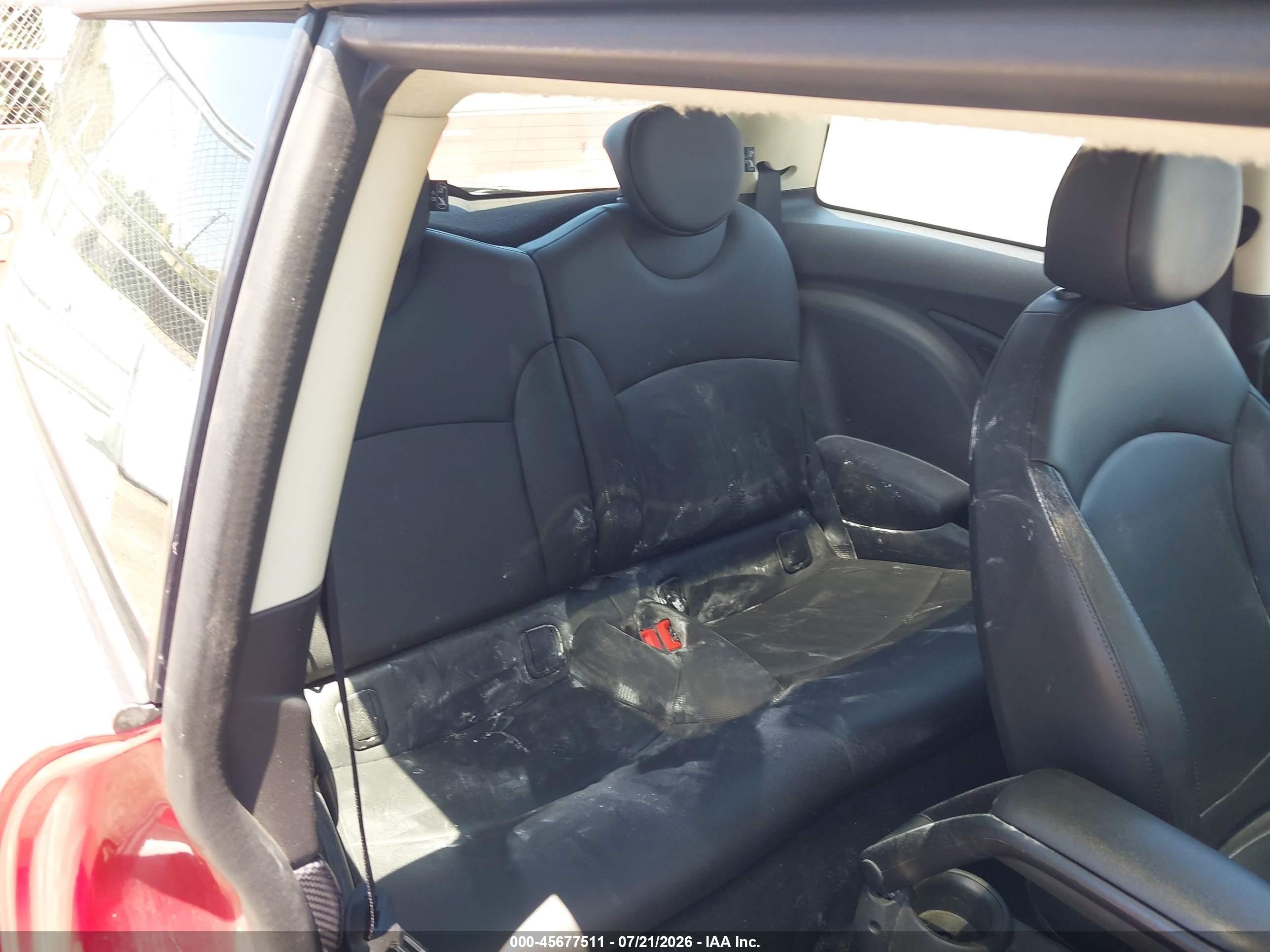 2013 Mini Hardtop Cooper S Красный vin: WMWSV3C59DT388852