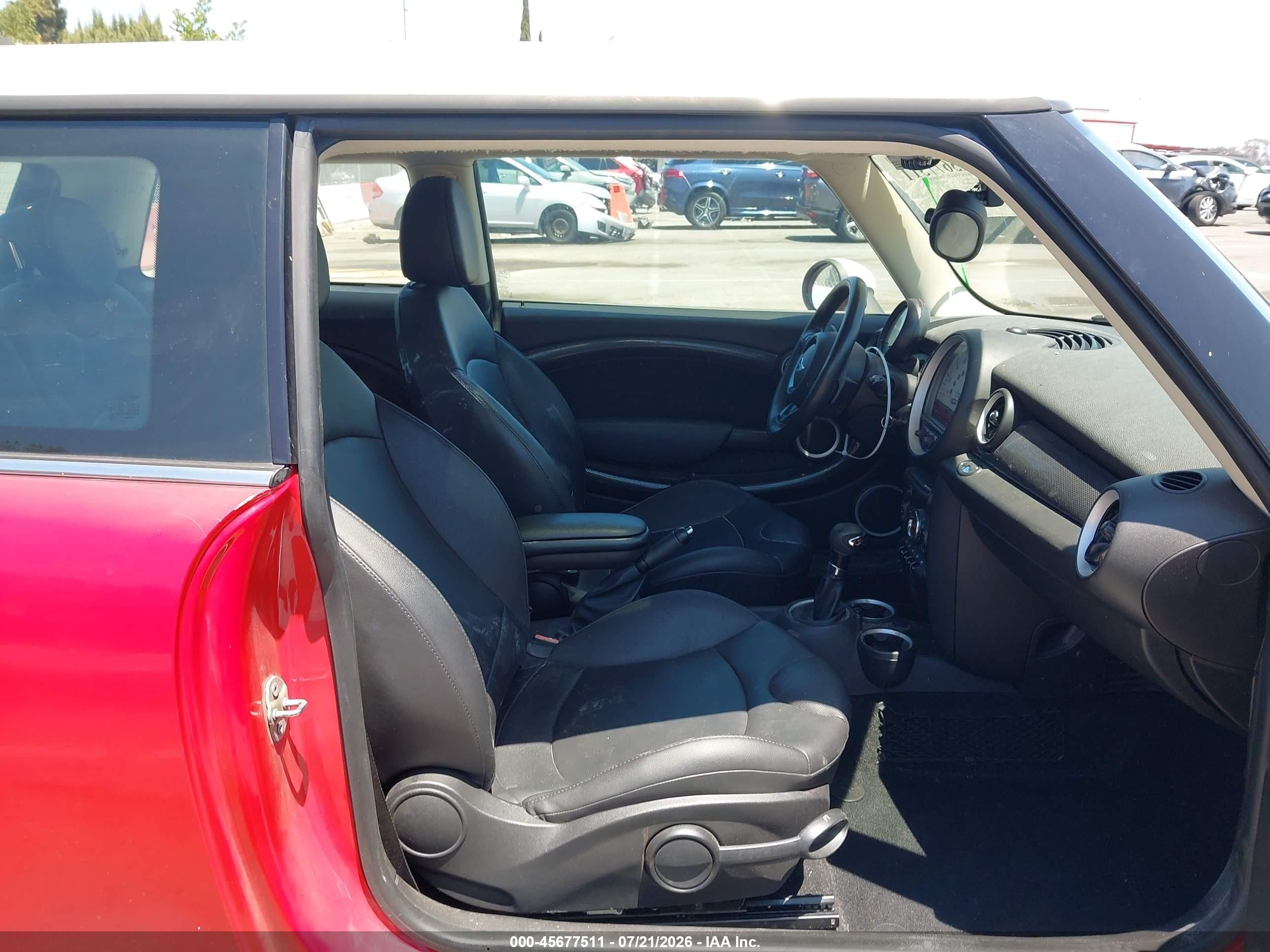 2013 Mini Hardtop Cooper S Красный vin: WMWSV3C59DT388852