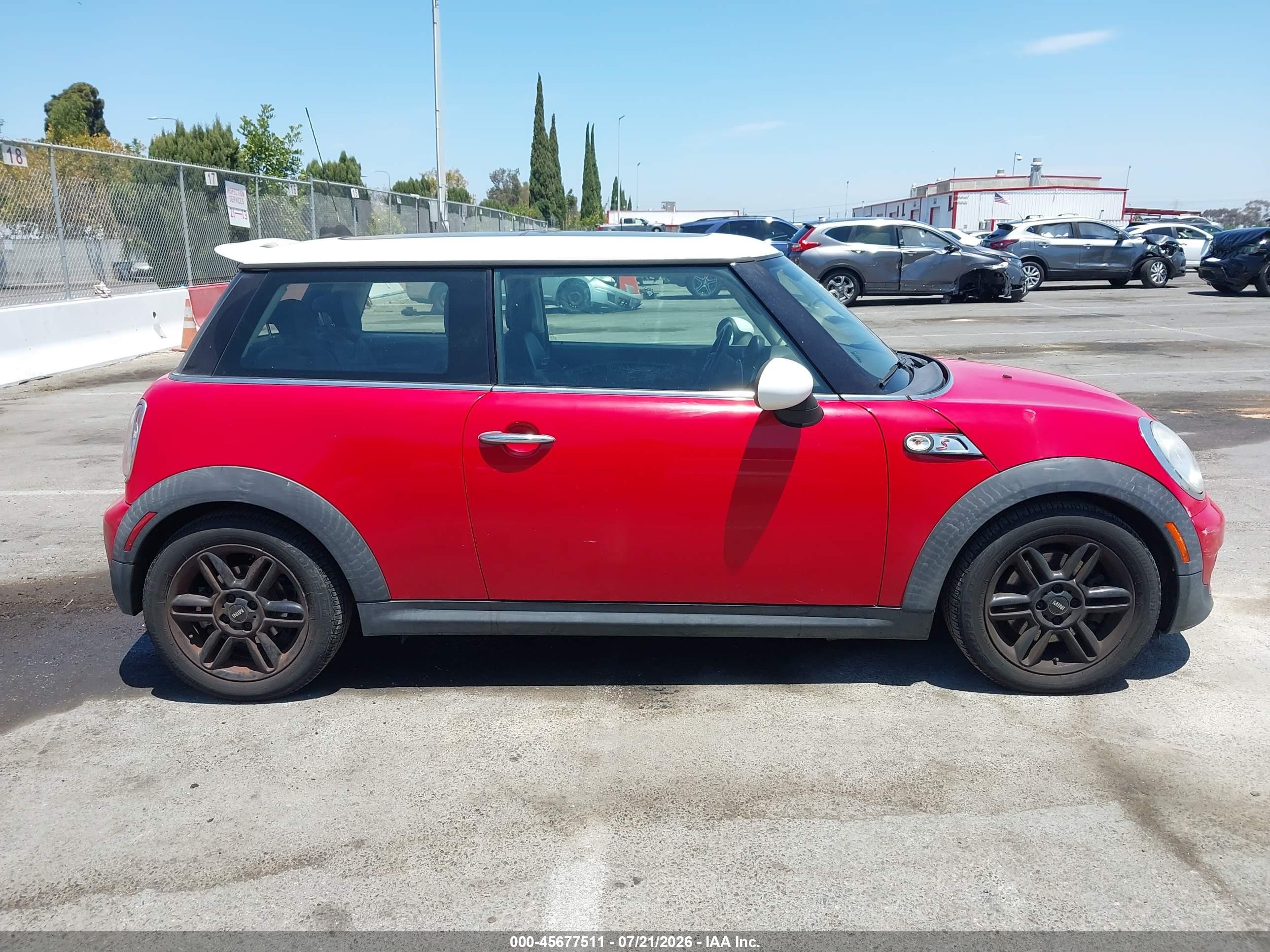 2013 Mini Hardtop Cooper S Красный vin: WMWSV3C59DT388852