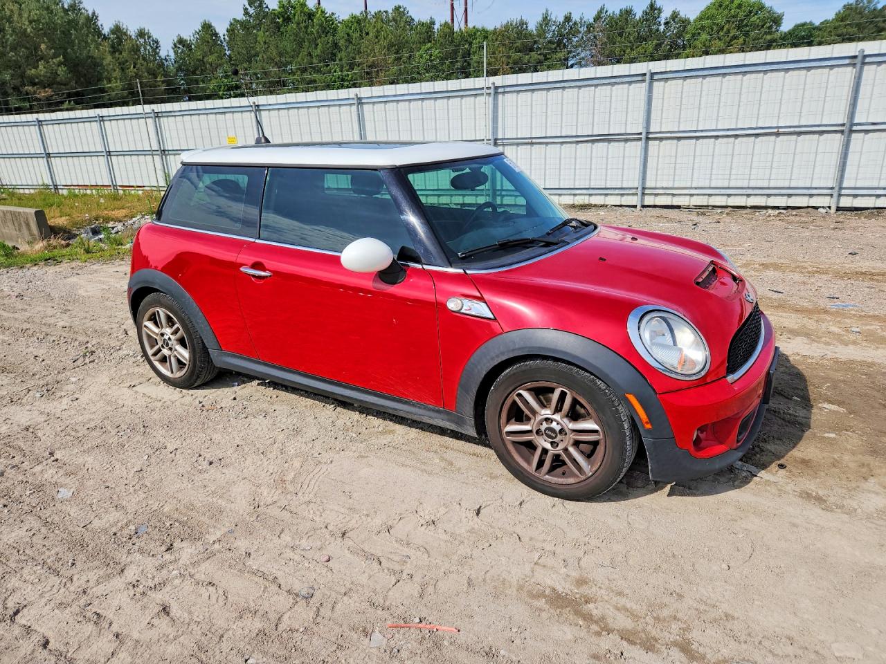 2013 Mini Cooper S Red vin: WMWSV3C59DT390150