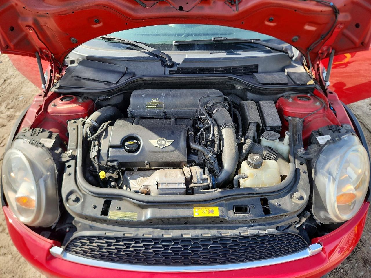 2013 Mini Cooper S Red vin: WMWSV3C59DT390150