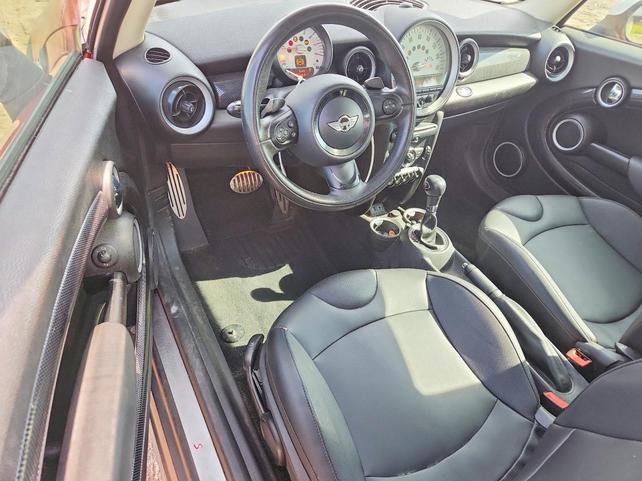 2013 Mini Cooper S Red vin: WMWSV3C59DT390150