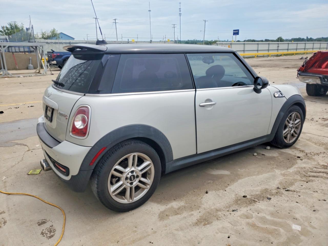 2011 Mini Cooper S Silver vin: WMWSV3C5XBTY12598